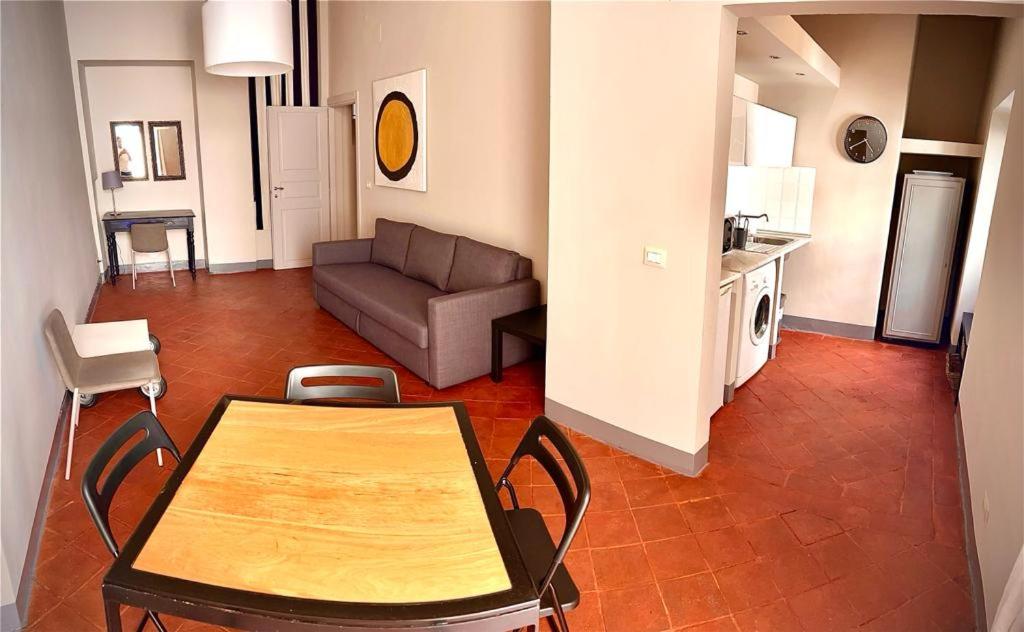 Apartment photo 2