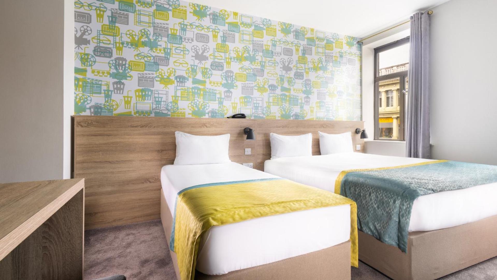 Twin Room - Photo 4