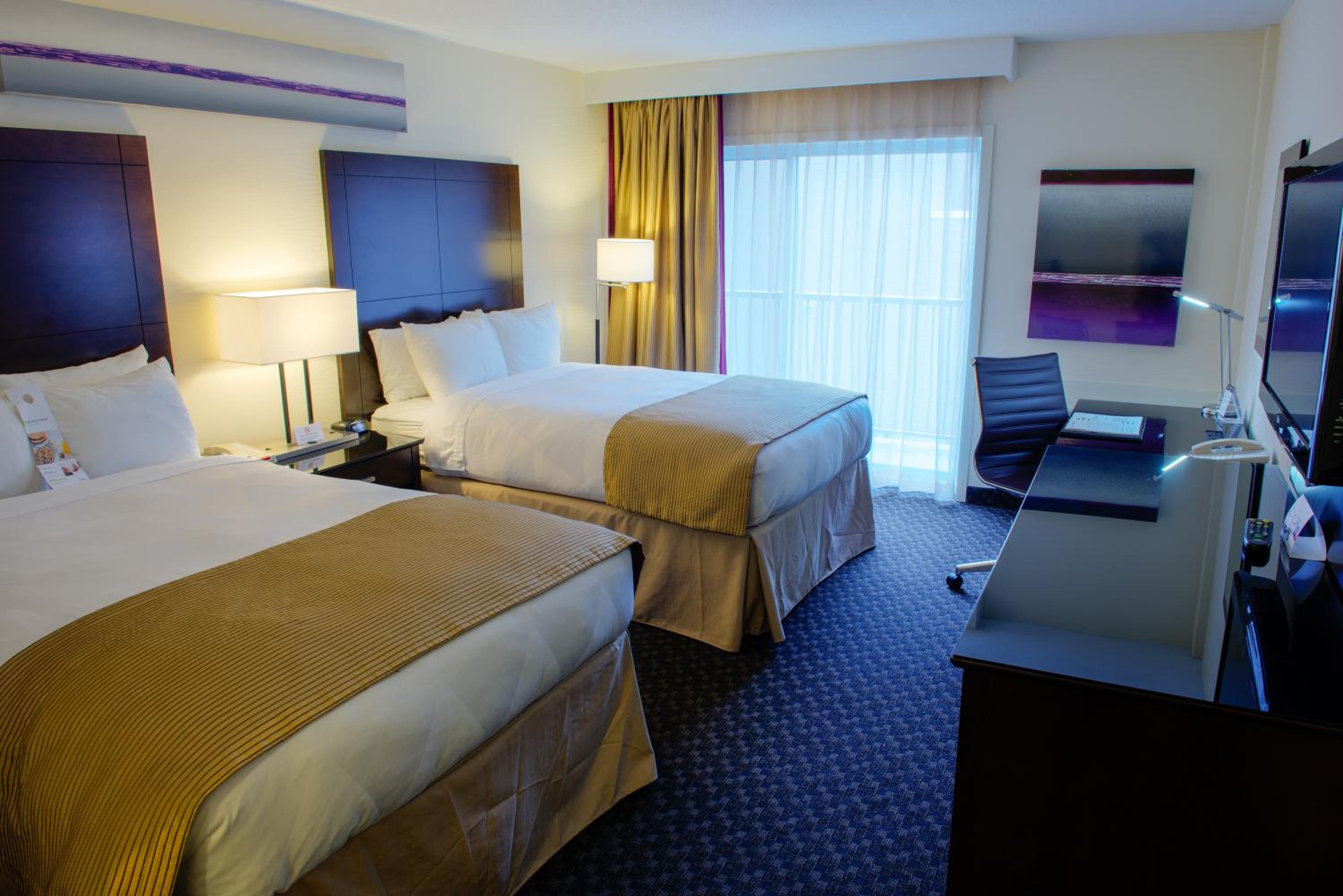 Room with Two Double Beds - Photo 1