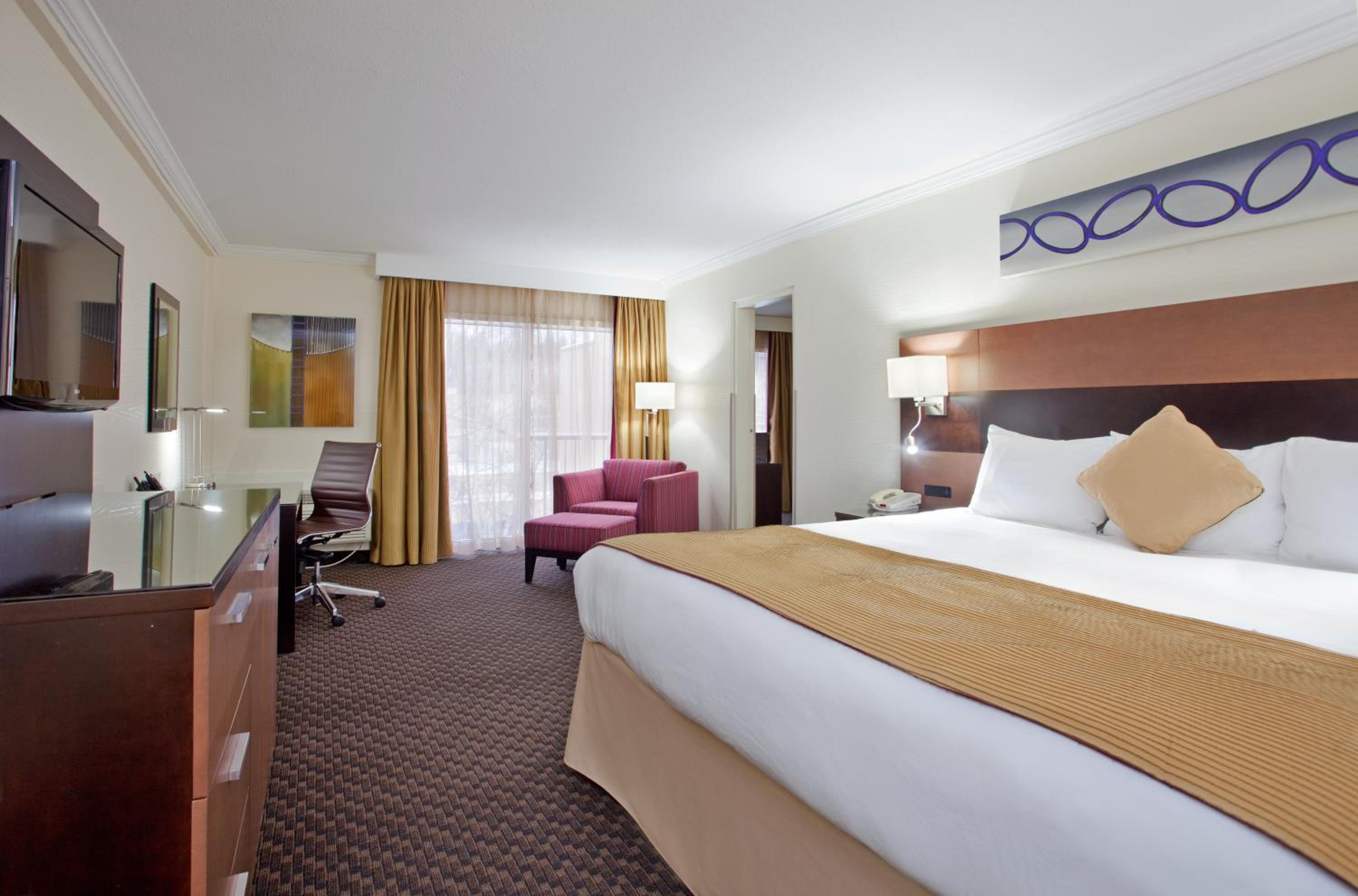 King Suite - Non Smoking - Photo 1