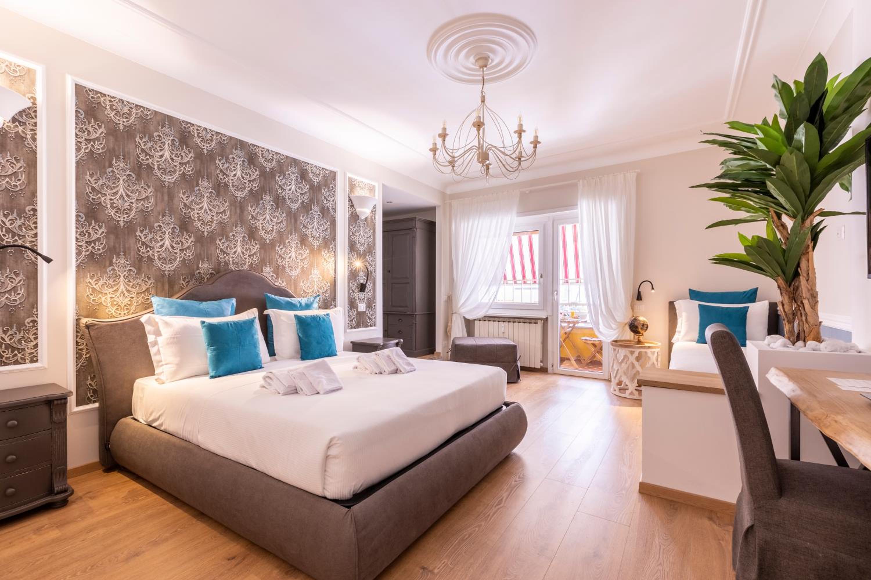 Deluxe Family Room photo 1