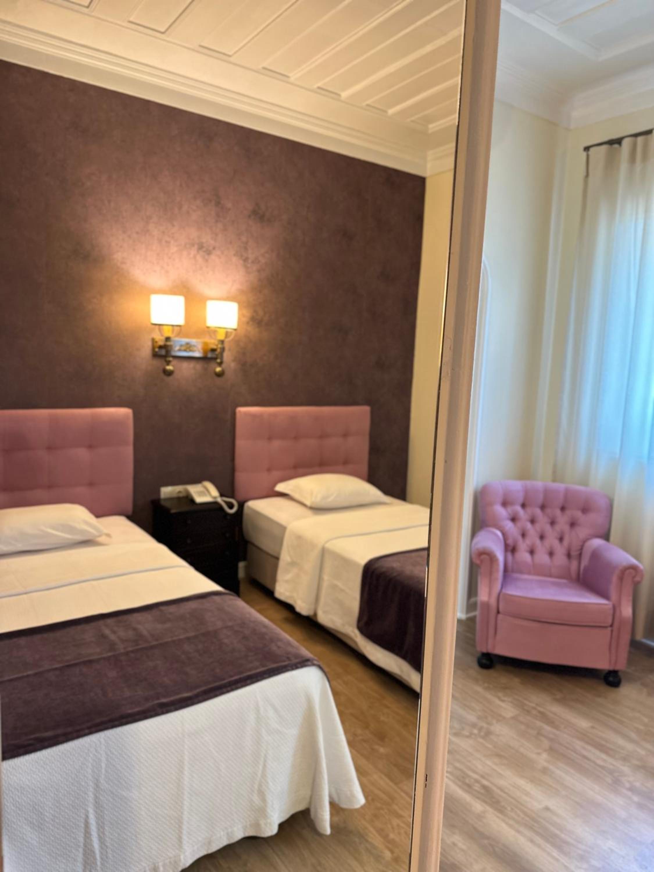 Family Suite - Photo 11