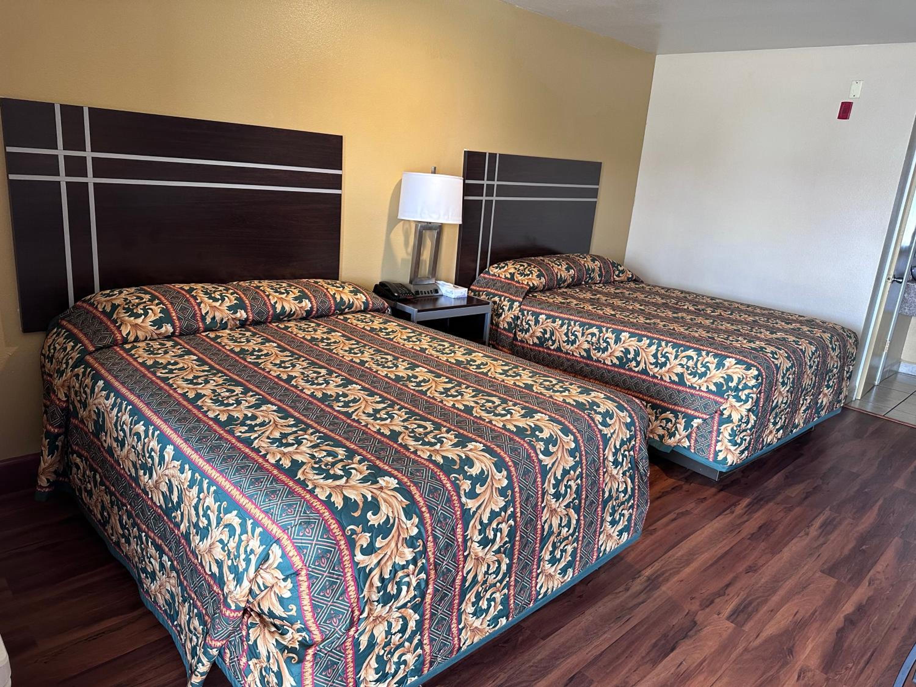 Queen Room with Two Queen Beds - Photo 1