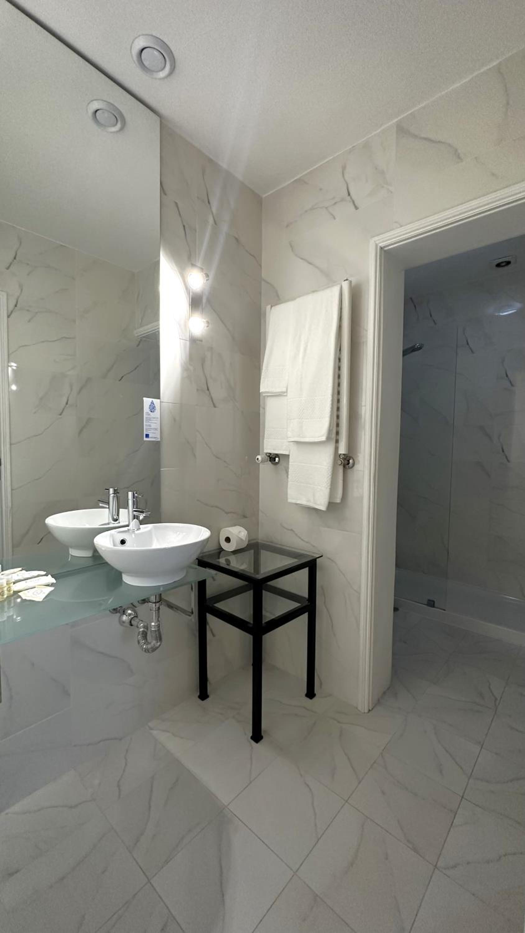 Family Suite - Photo 6