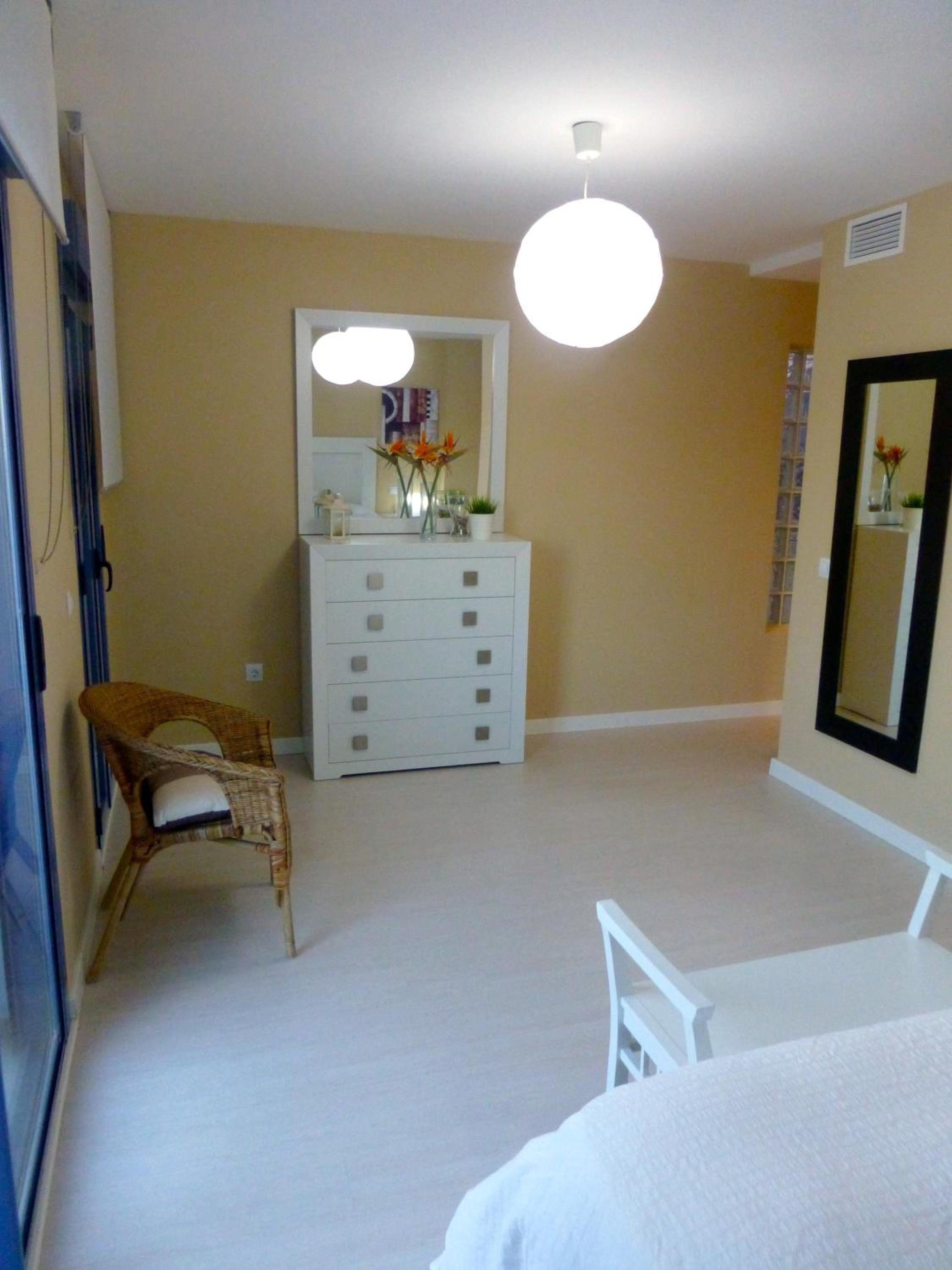 Apartamento de dos habitaciones con vista al mar