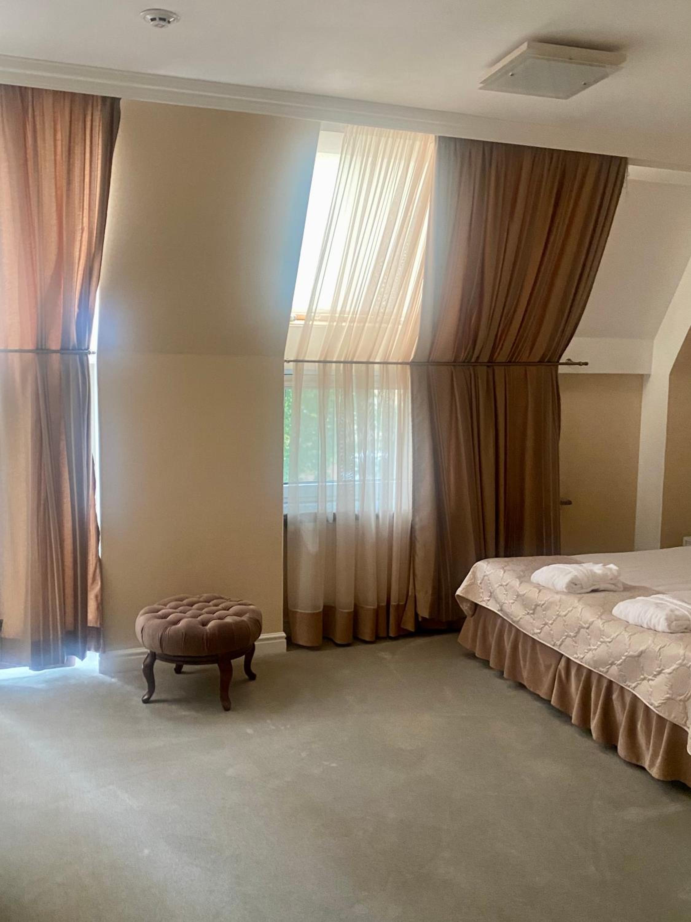 Deluxe Double Room (2 Adults + 1 Child) photo 1