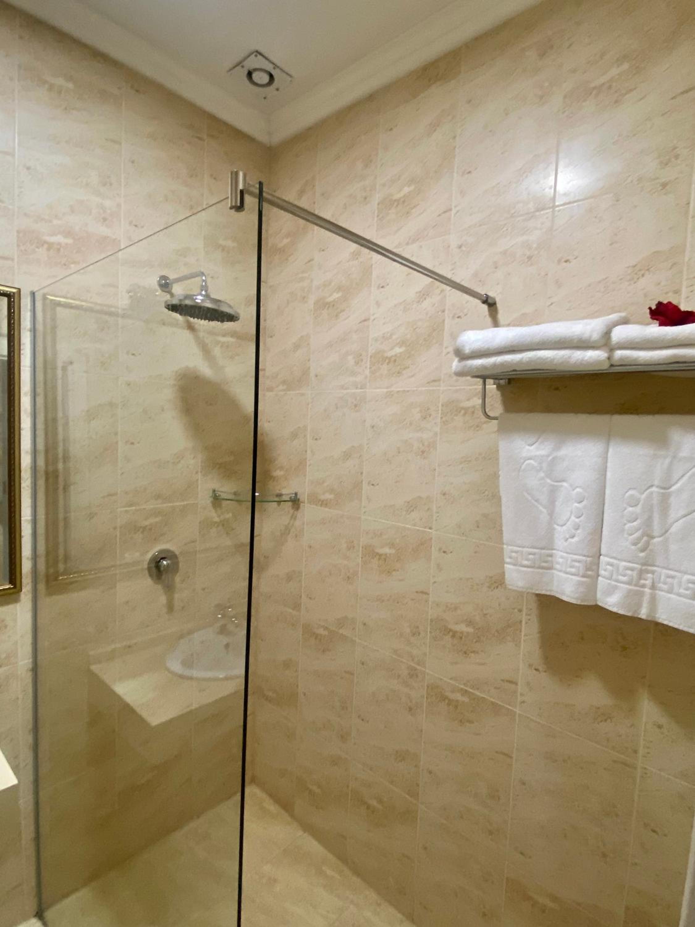Two-Bedroom Suite photo 2