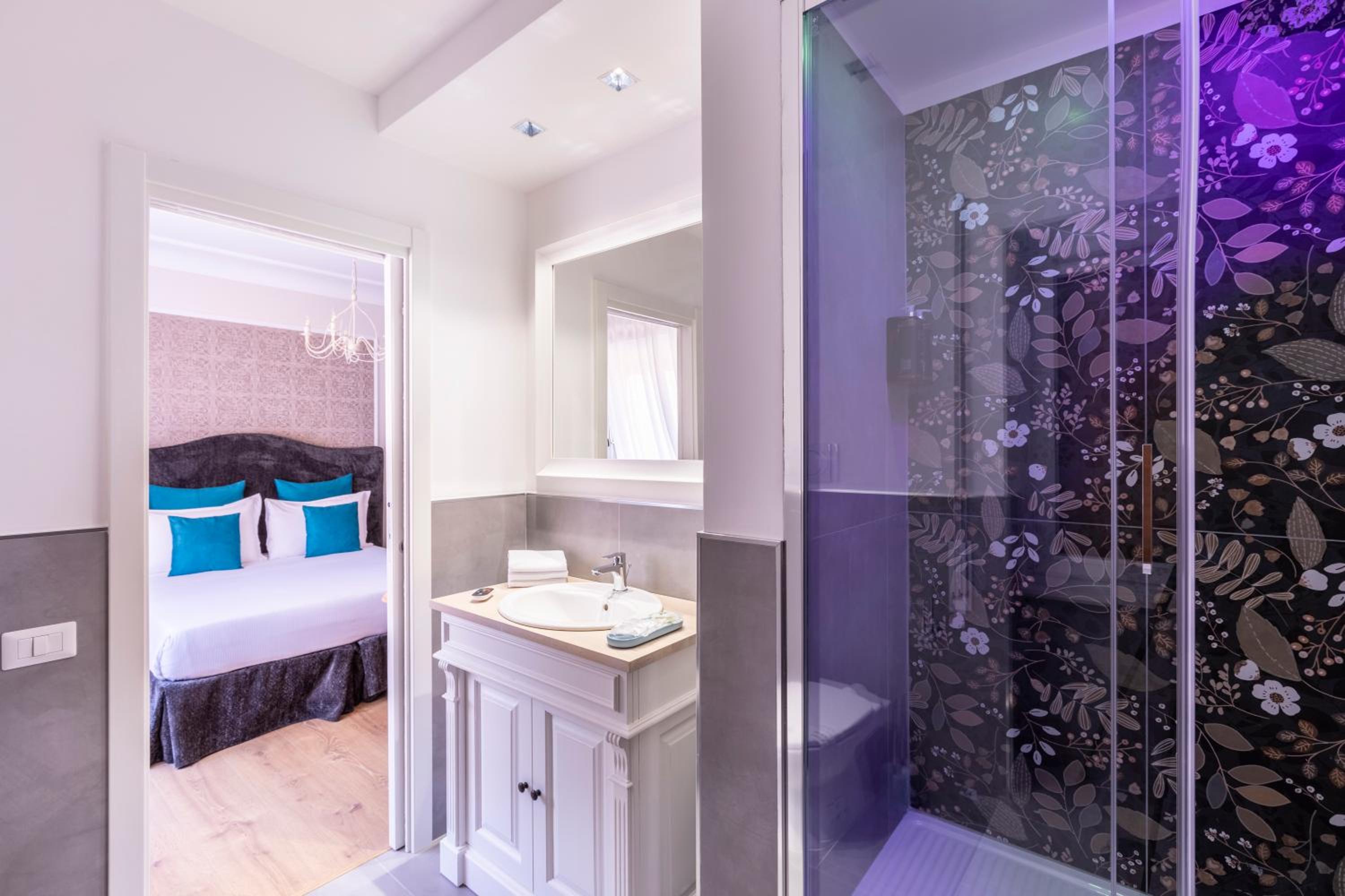 Double or Twin Room photo 3
