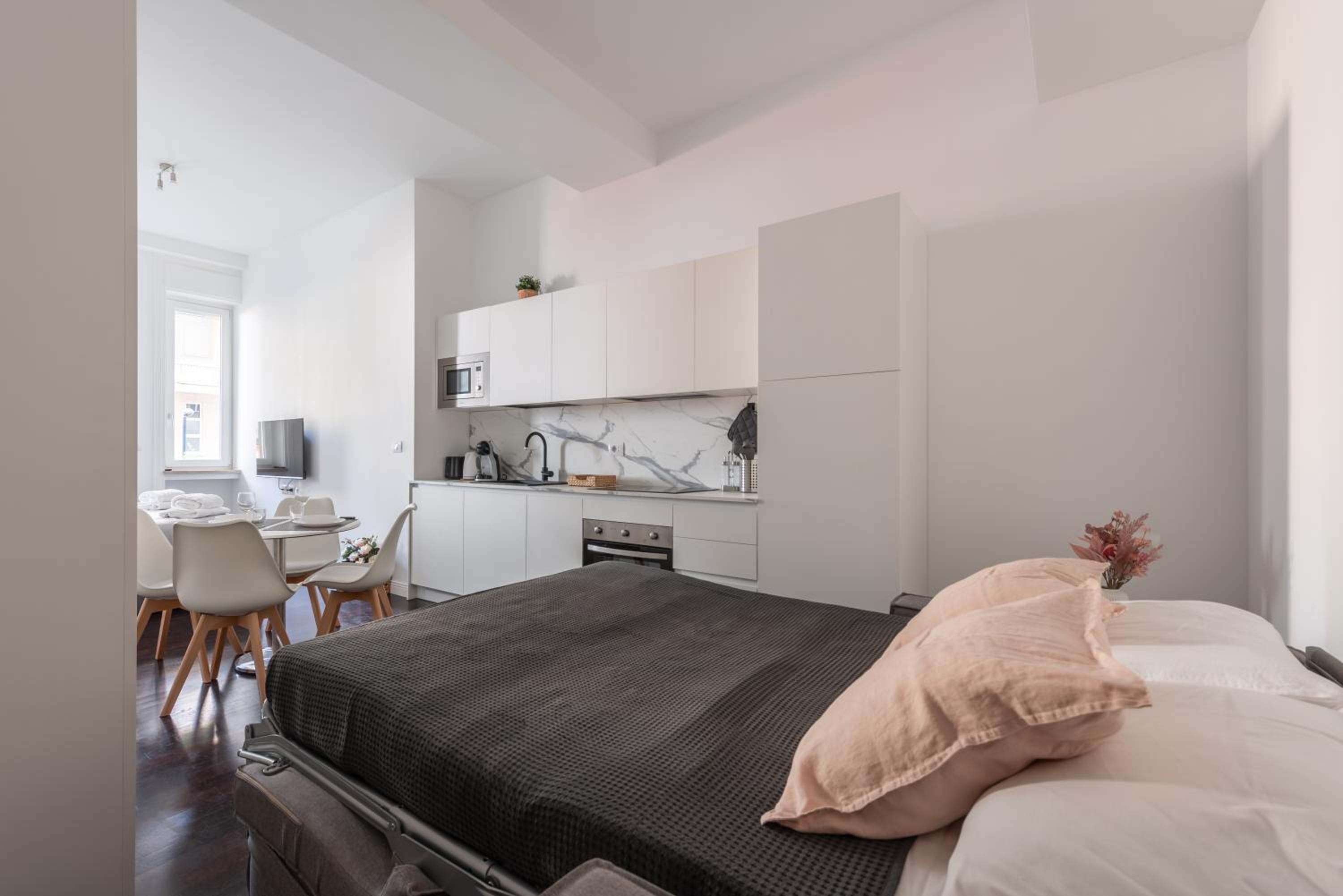 One-Bedroom Apartment