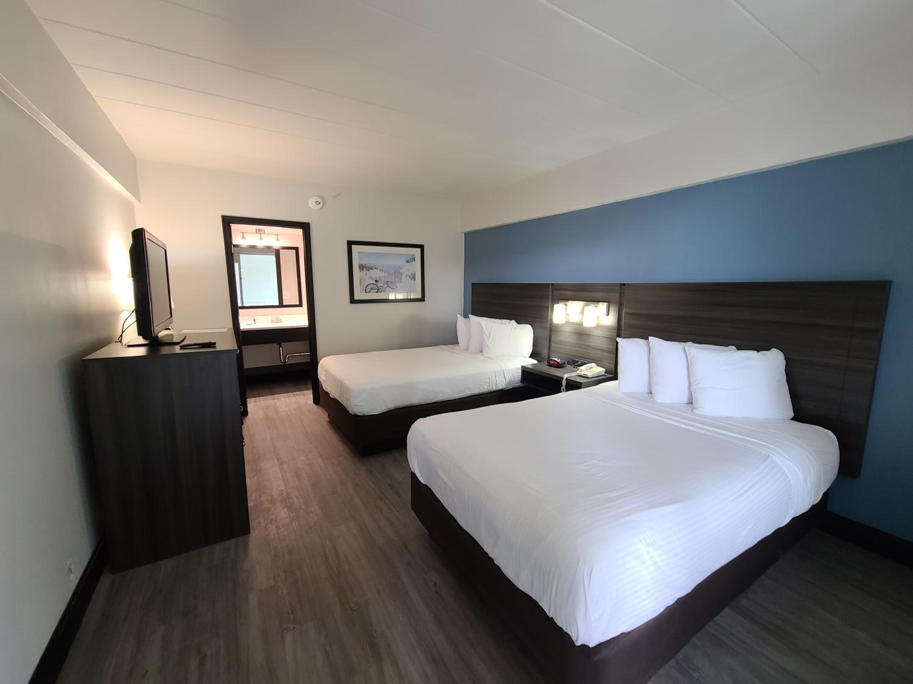 Room with Two Double Beds - Photo 1