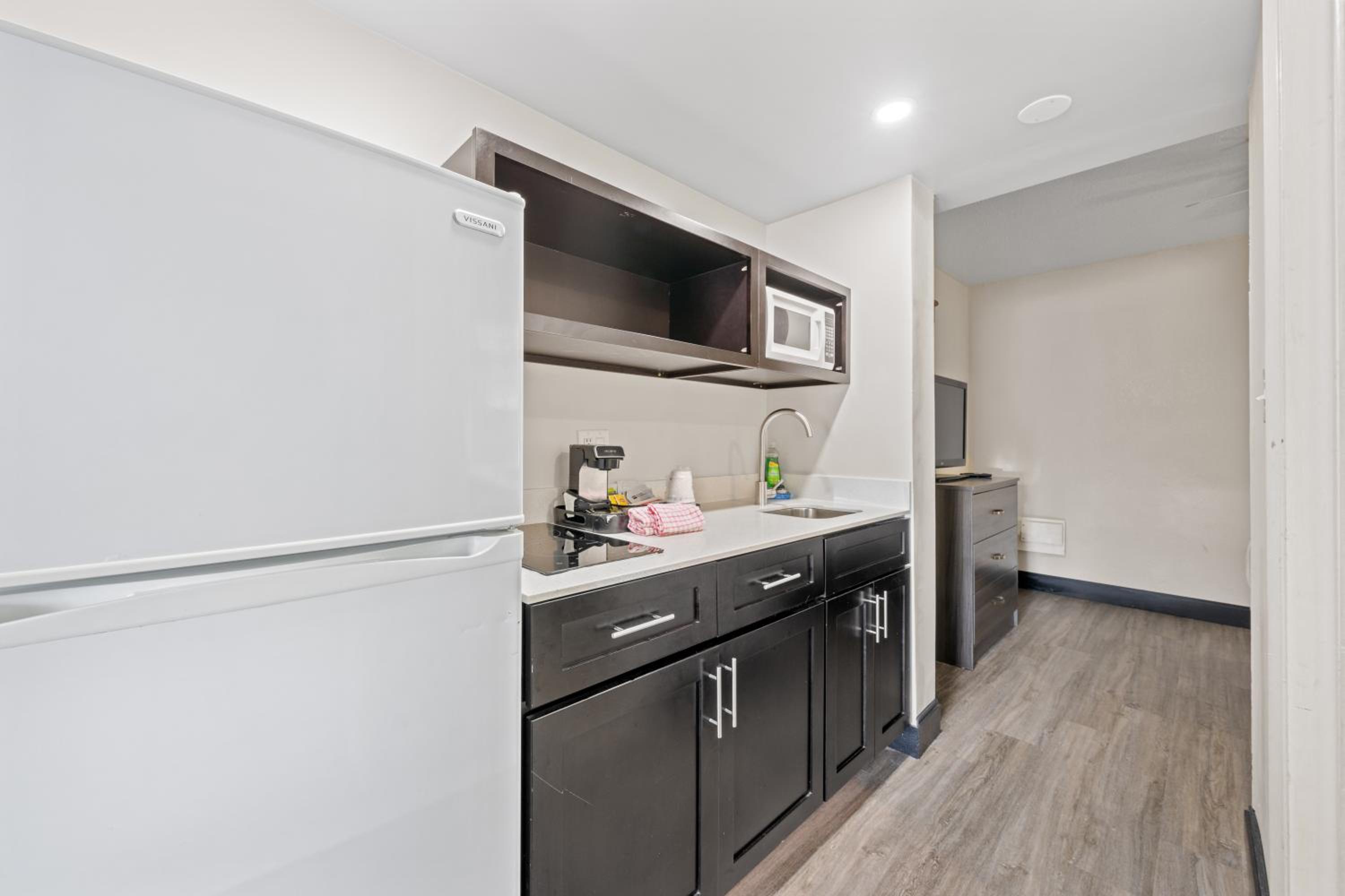 Suite with Two Double Beds - Photo 5