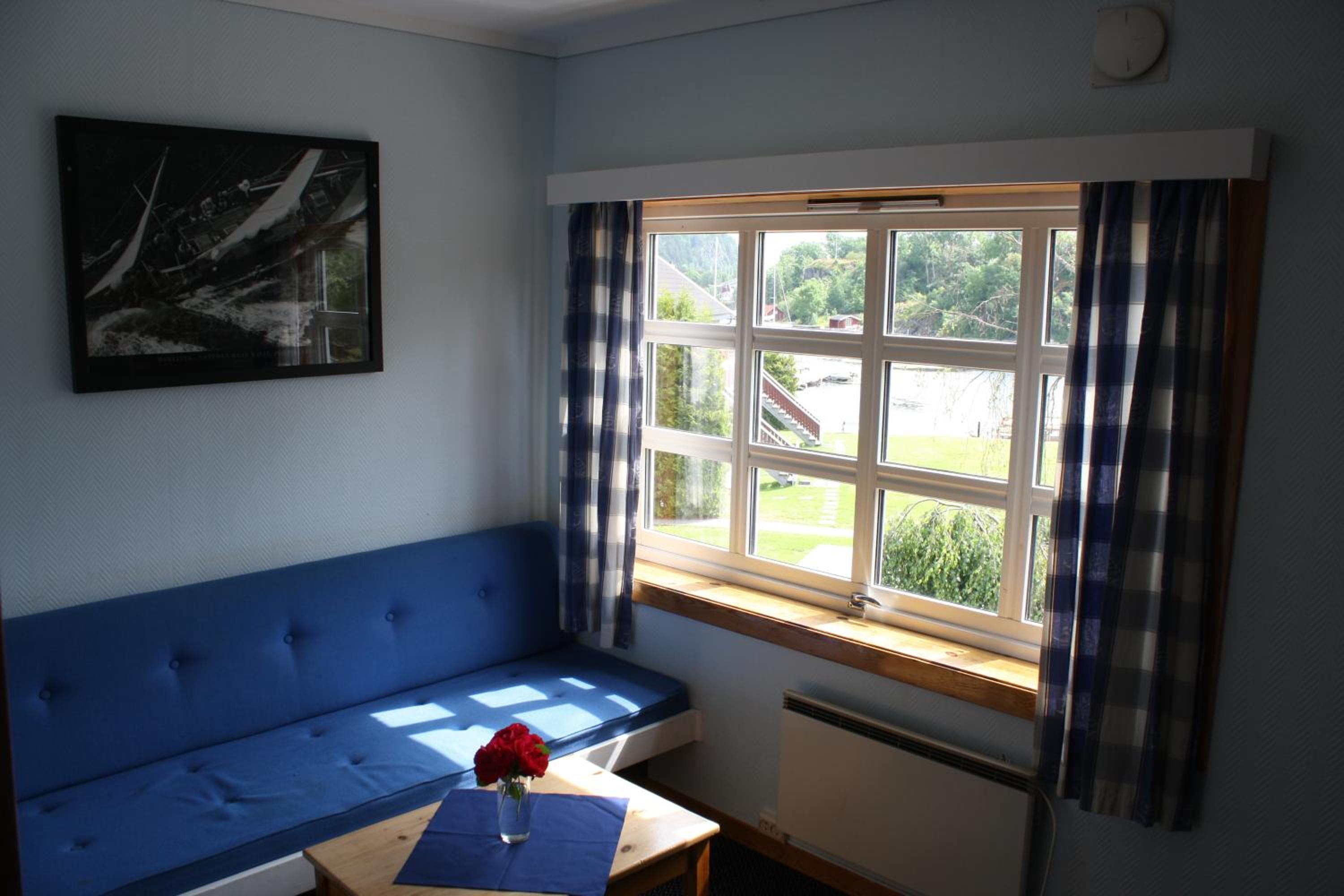 Economy Twin Room photo 2