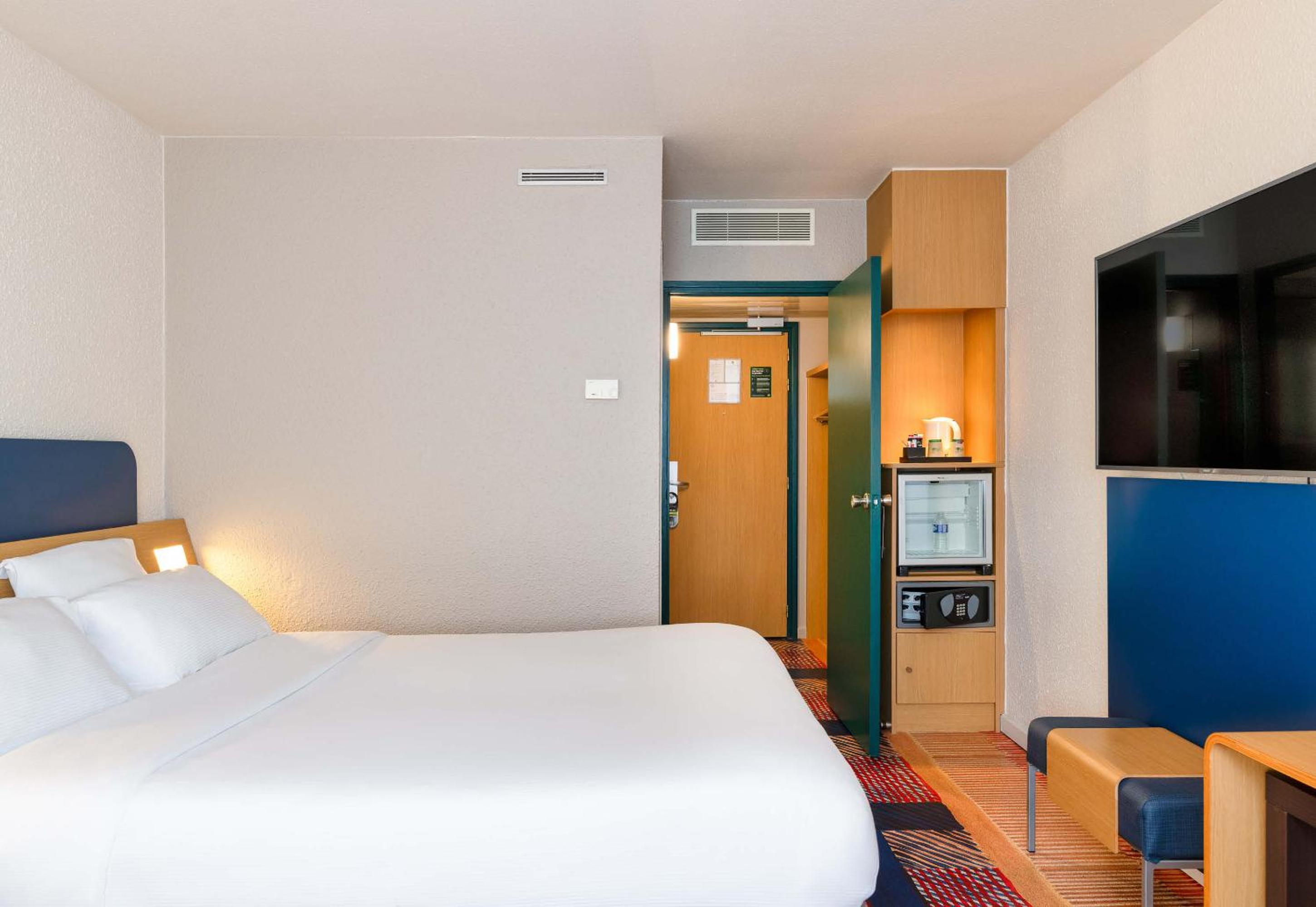 Standard Room - 1 double bed and single sofa bed - Photo 2