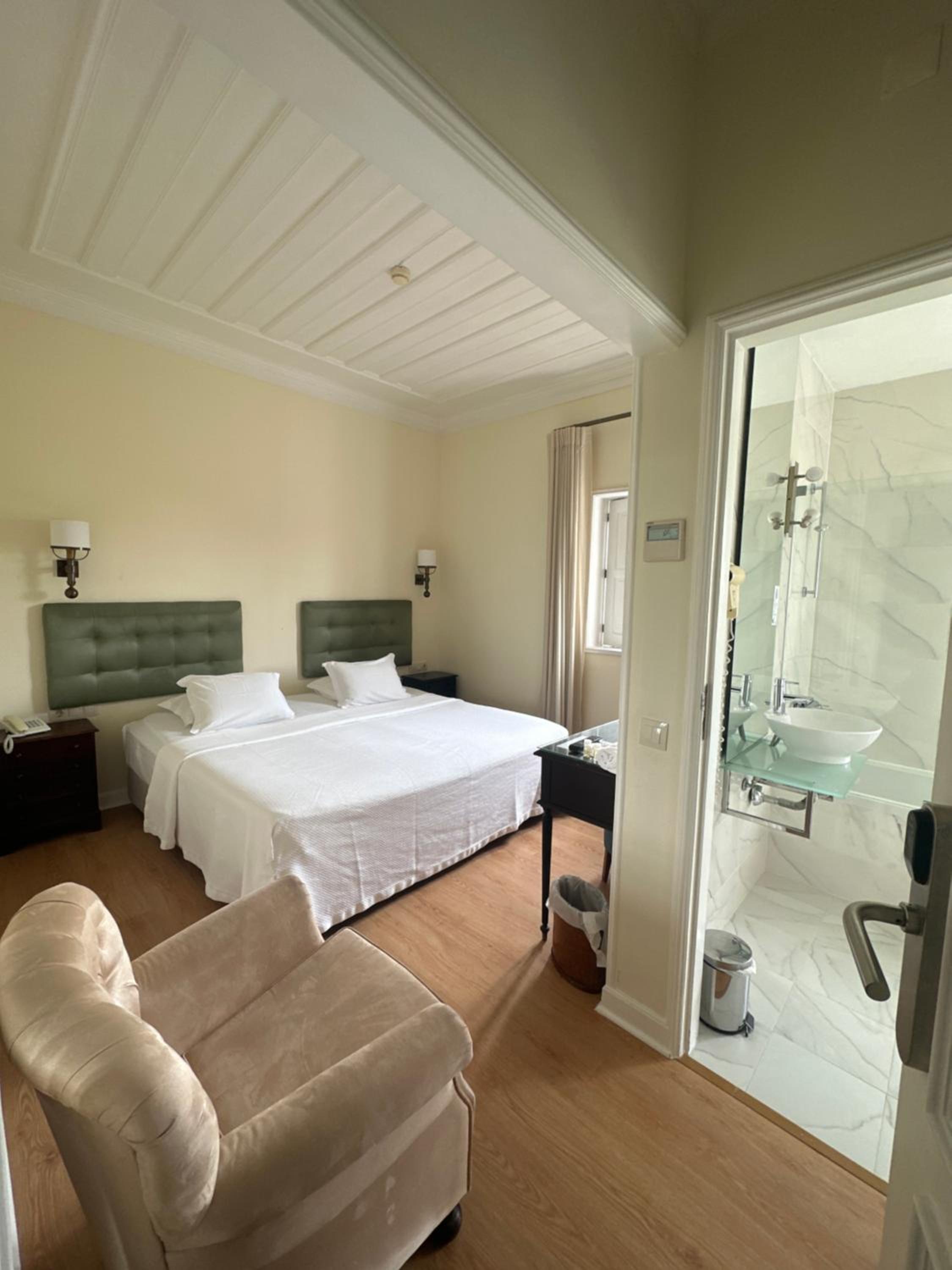 Twin Room - Photo 5