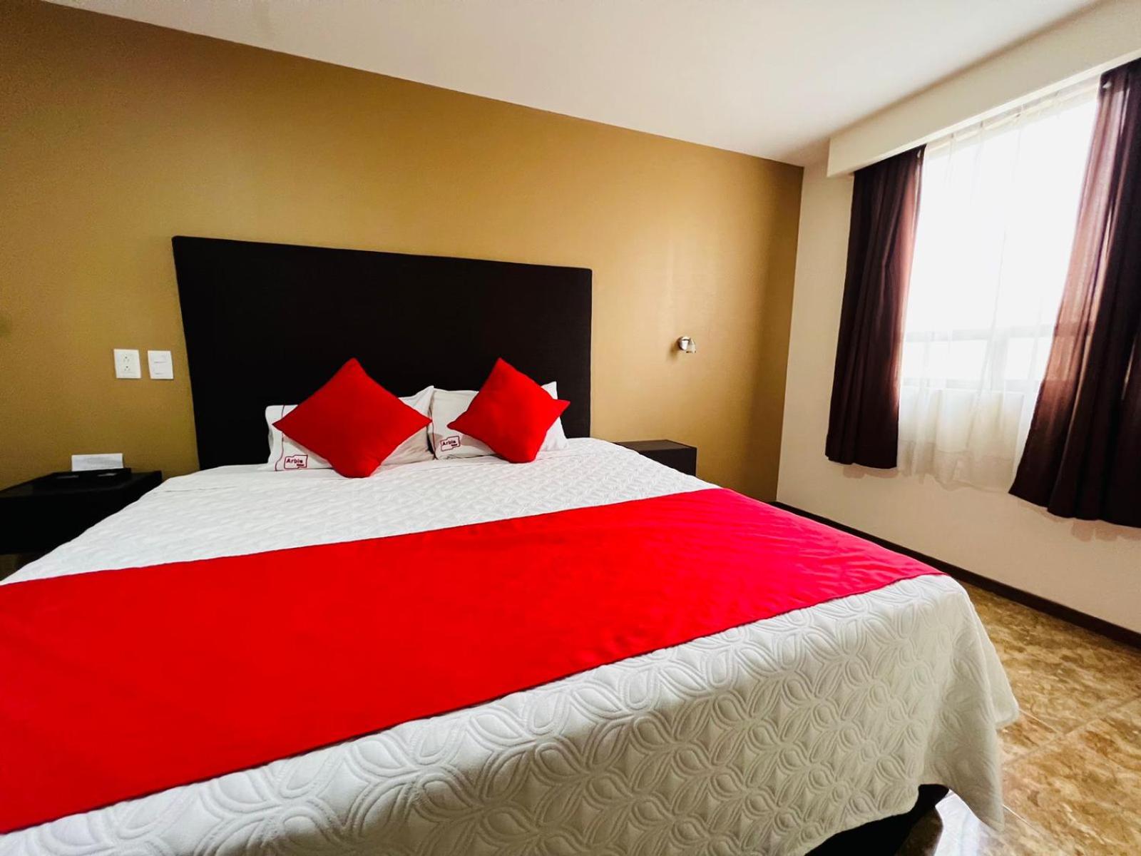 Deluxe King Room photo 1