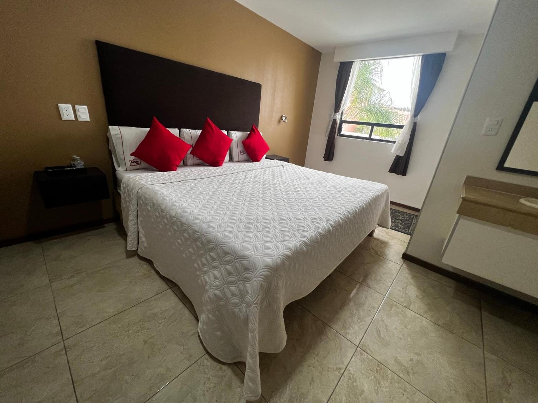 Deluxe King Room photo 2