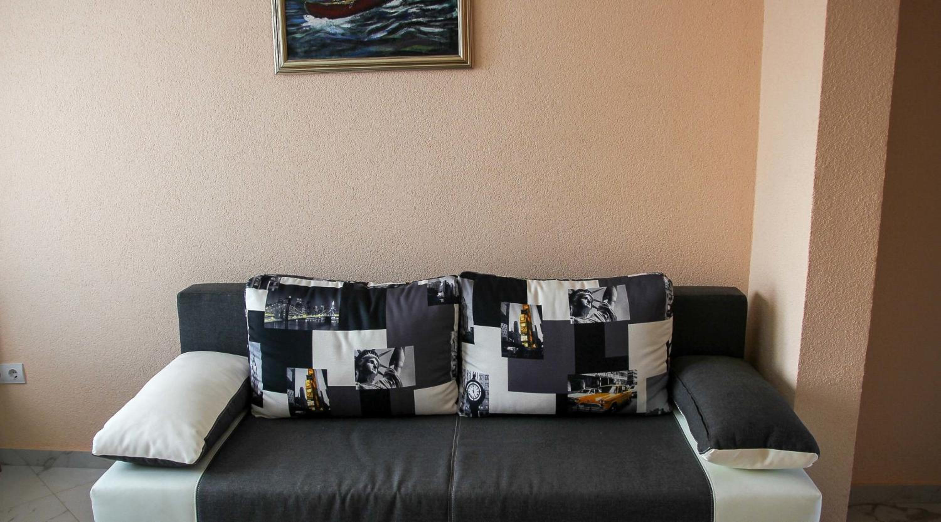 One-Bedroom Apartment with Balcony - Photo 14