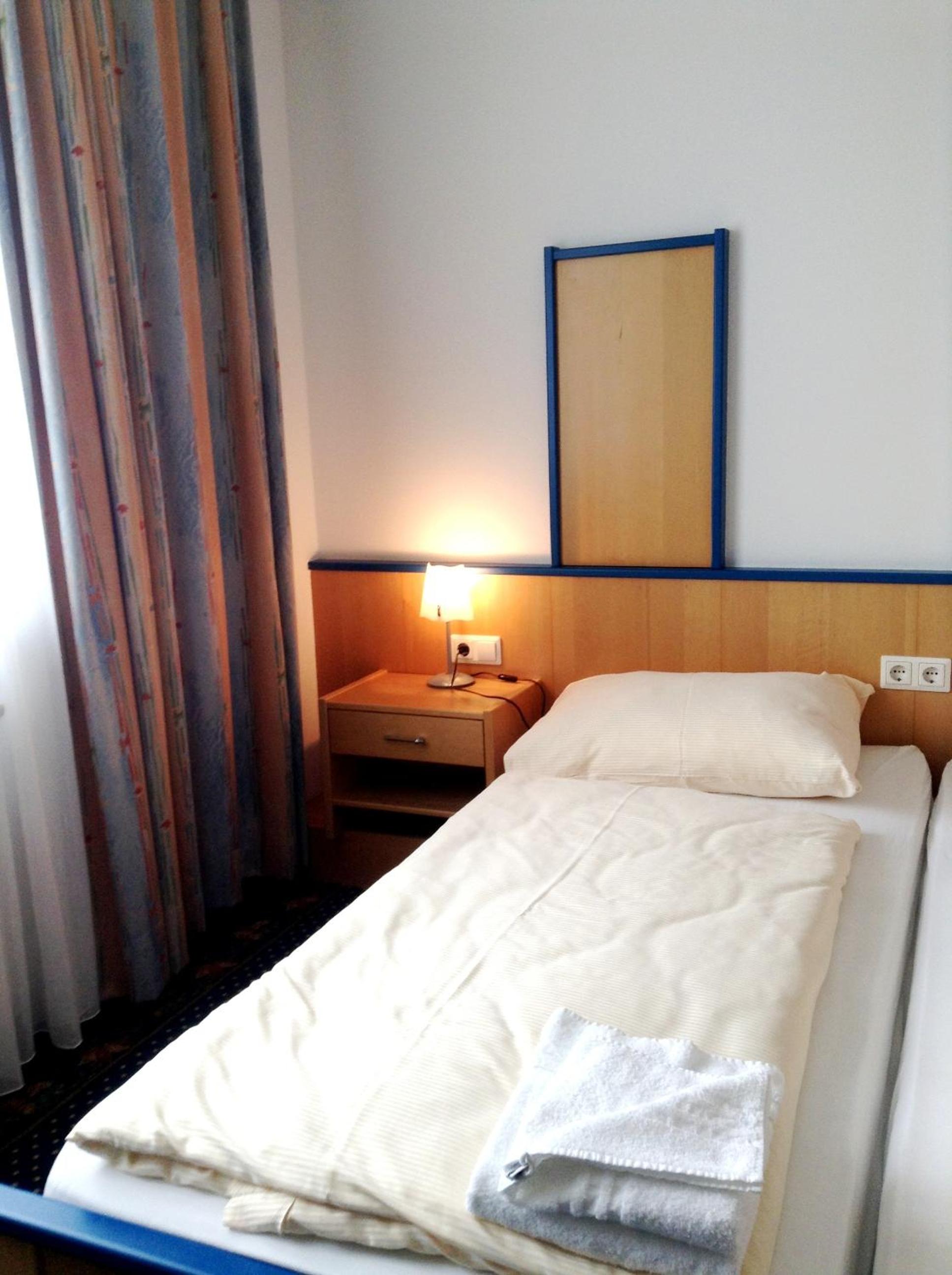 Double Room - Photo 6