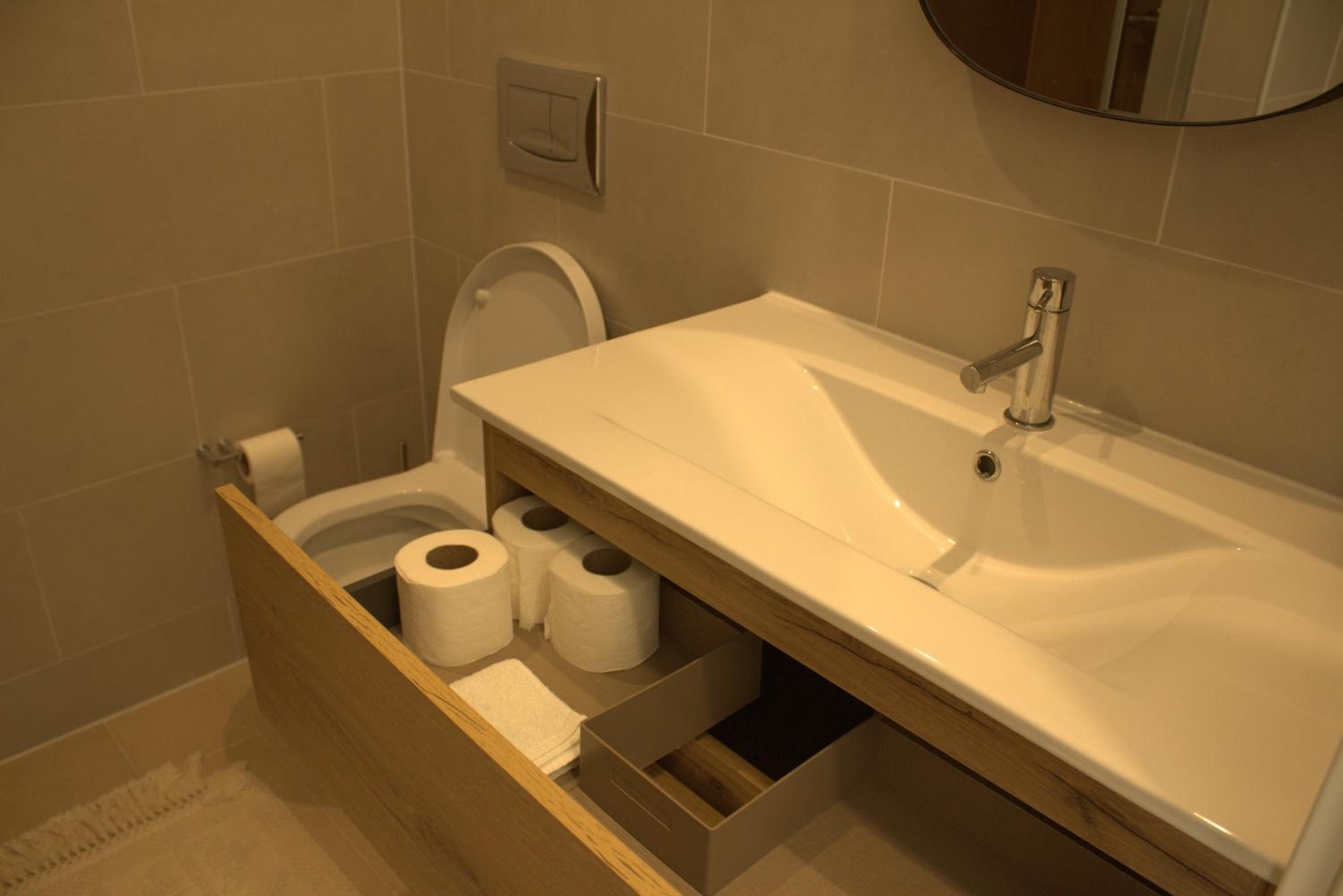 Deluxe Double or Twin Room with Balcony - Photo 17