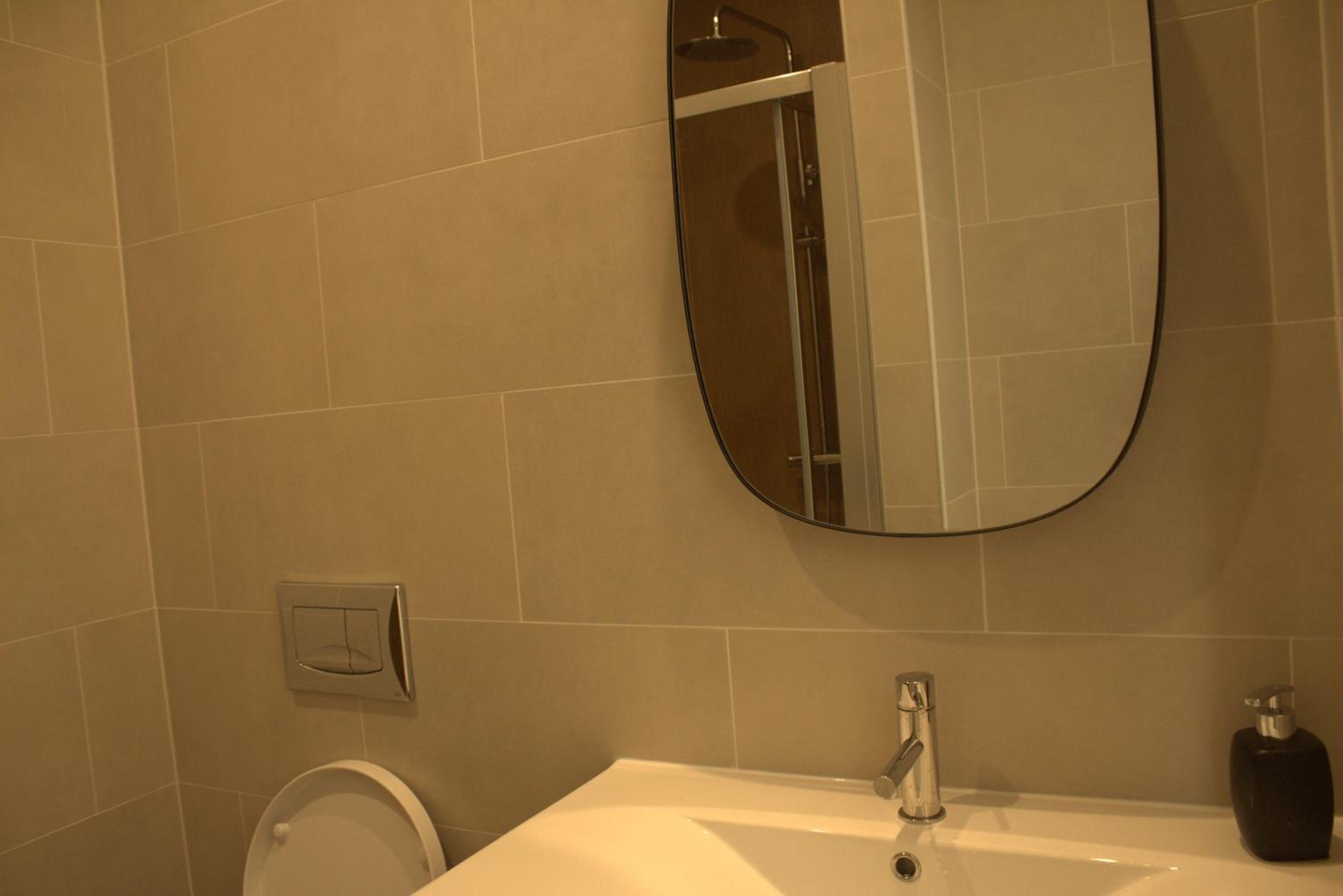 Deluxe Double or Twin Room with Balcony - Photo 18