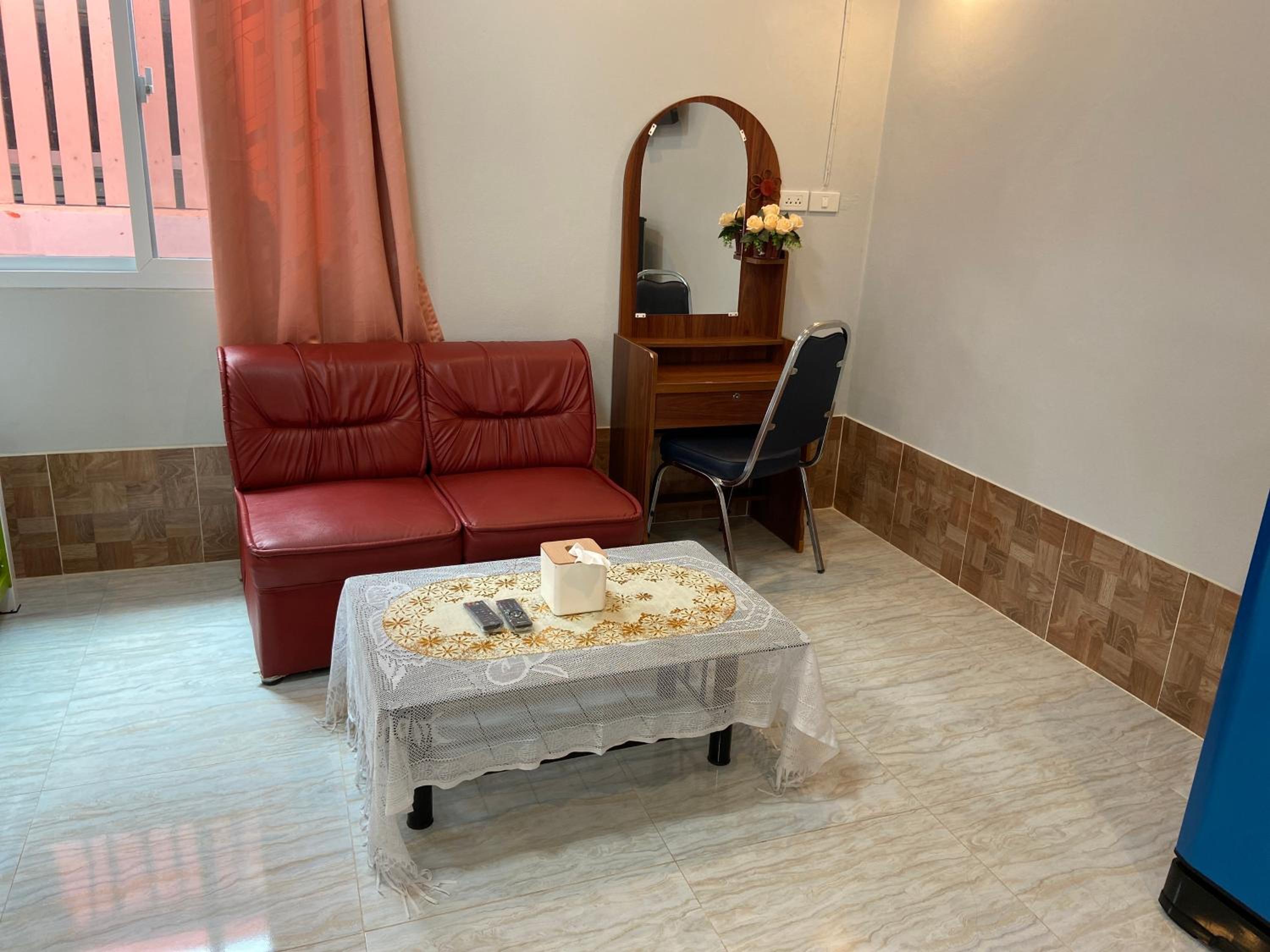 Quadruple Room with Private Bathroom photo 1