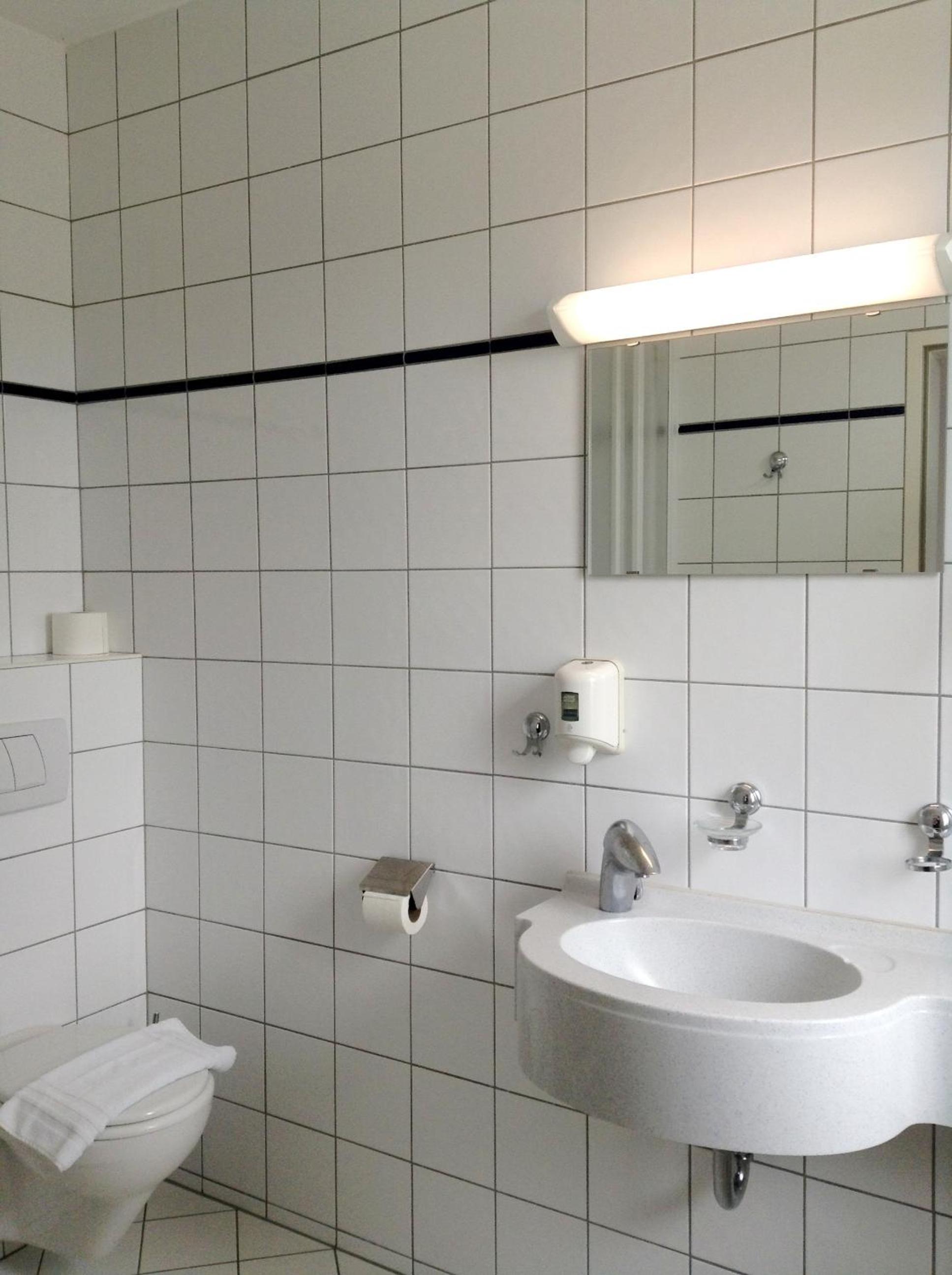 Double Room - Photo 8