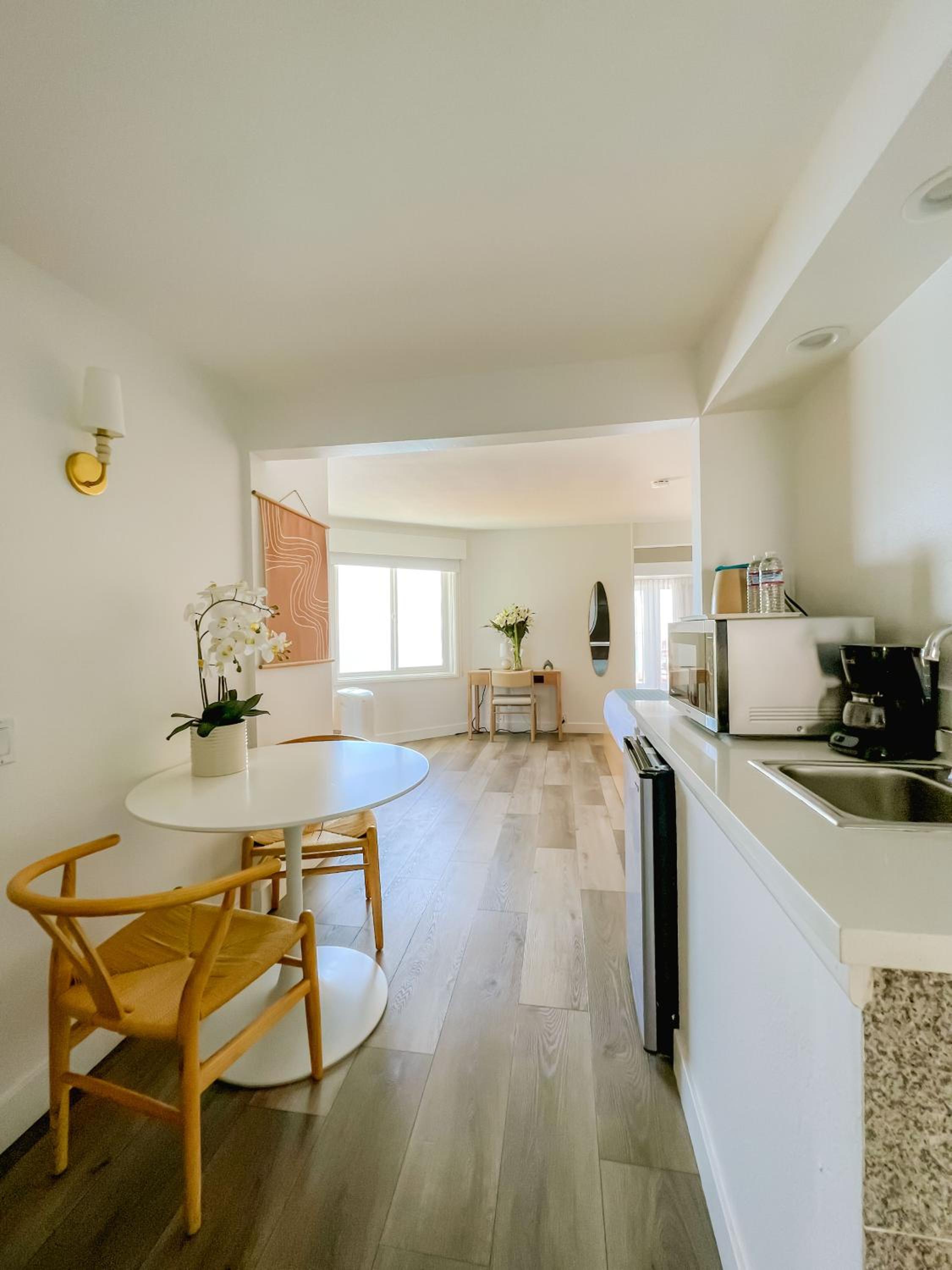 King Room with Fireplace - Beach Front  - Photo 4