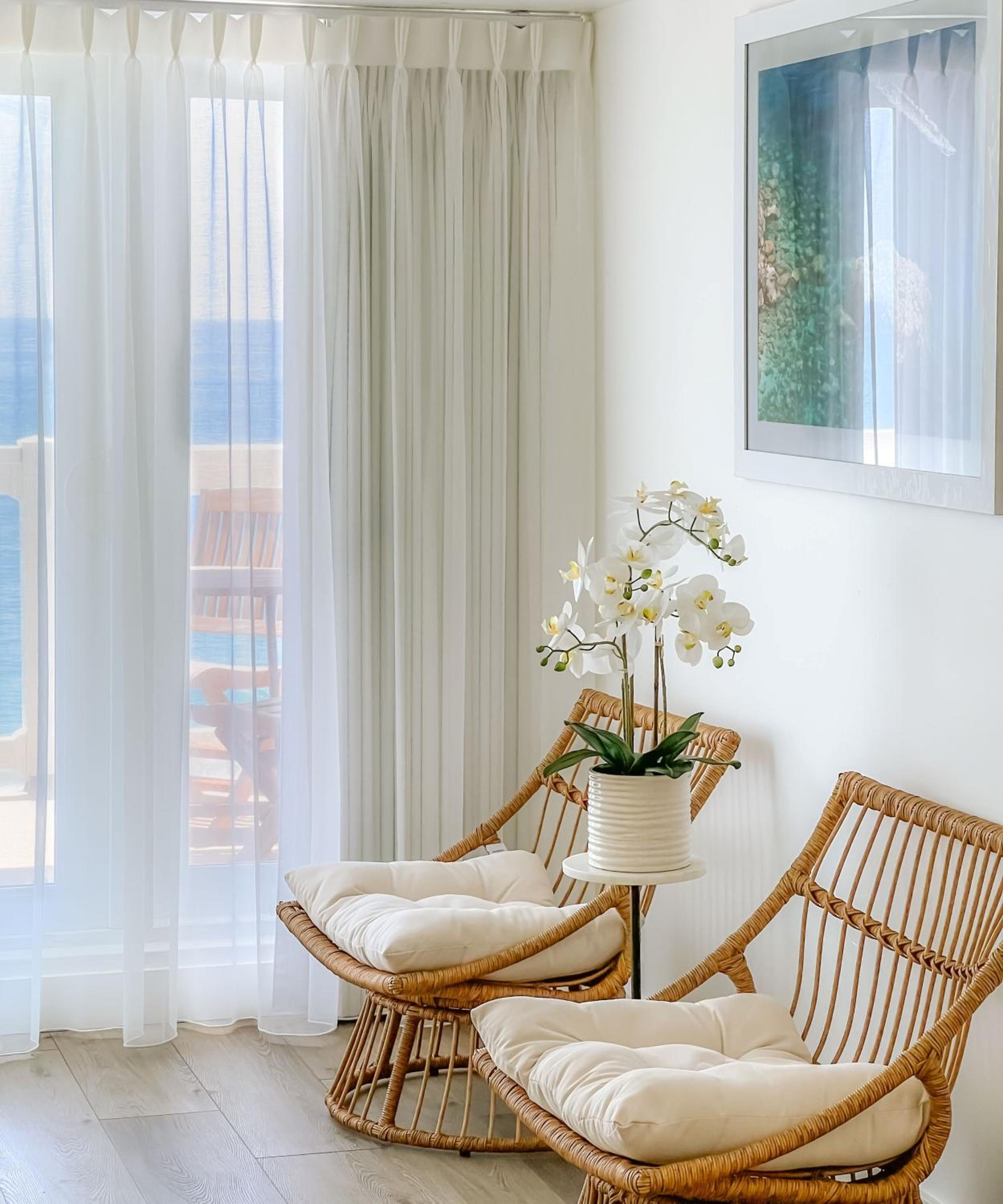 King Room with Fireplace - Beach Front  - Photo 2