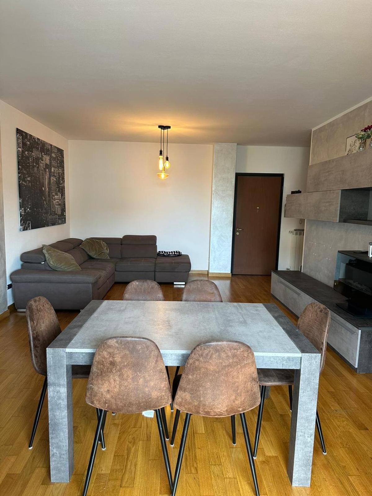 Three-Bedroom Apartment photo 1