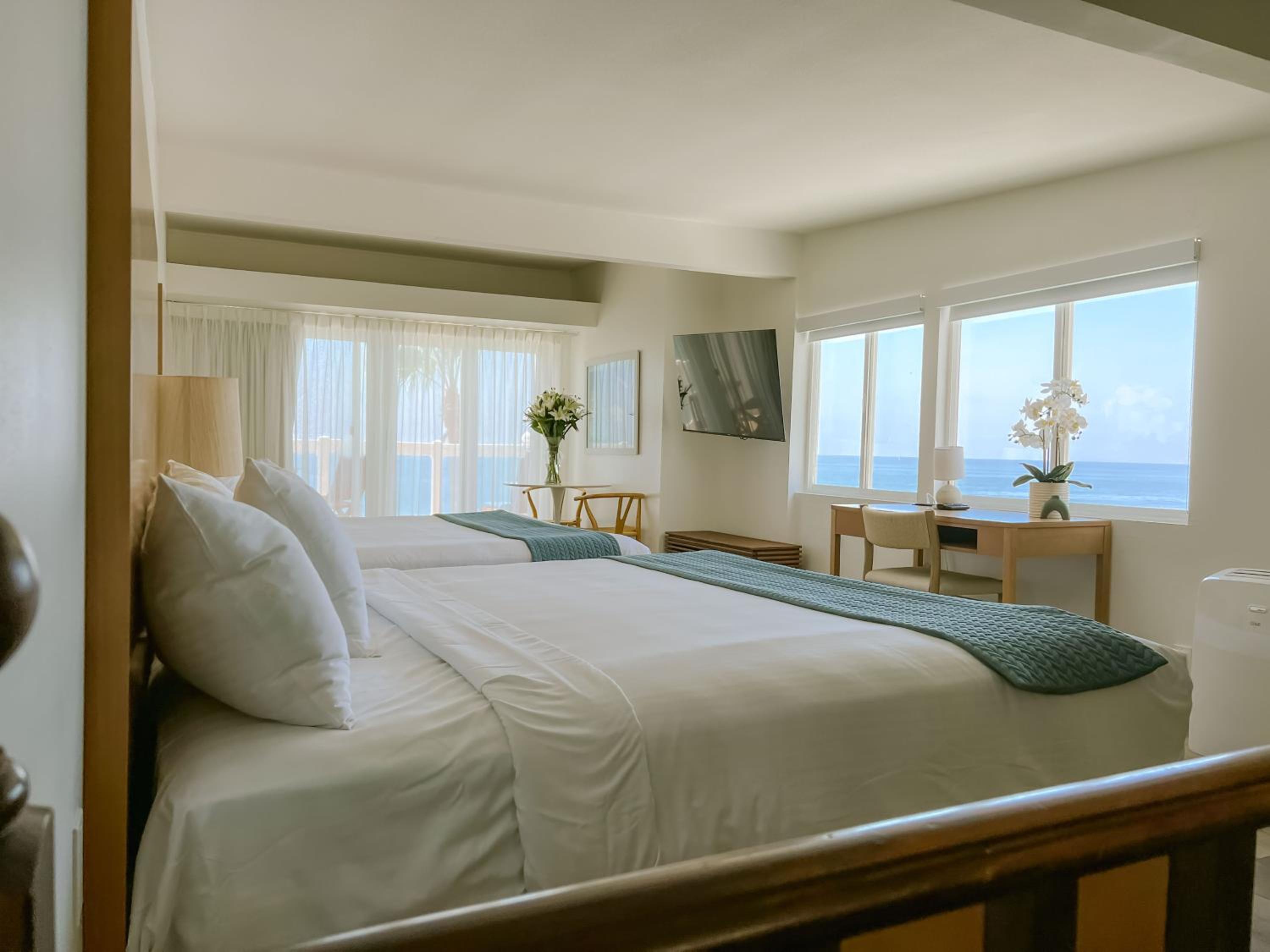 Junior Suite - Ocean Front - Photo 4