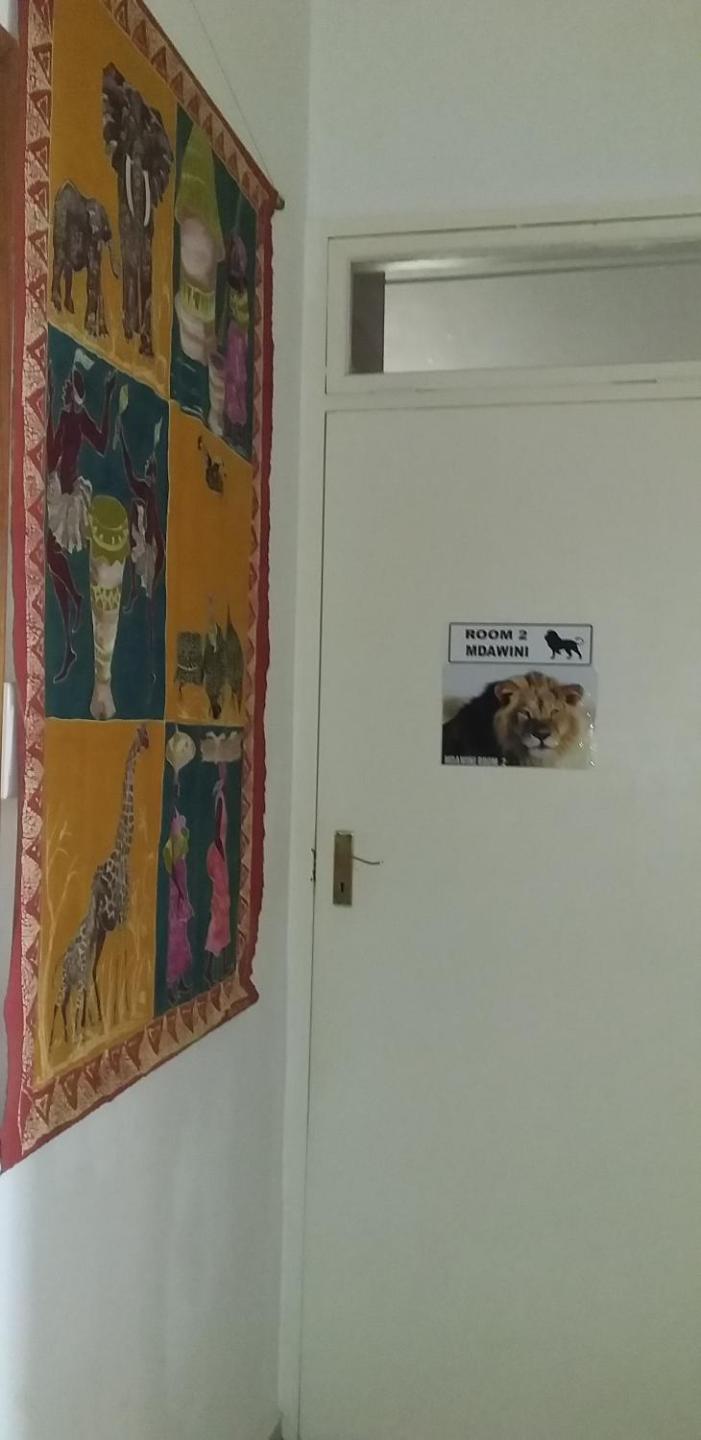 Standard Twin Room with Shared Bathroom photo 2