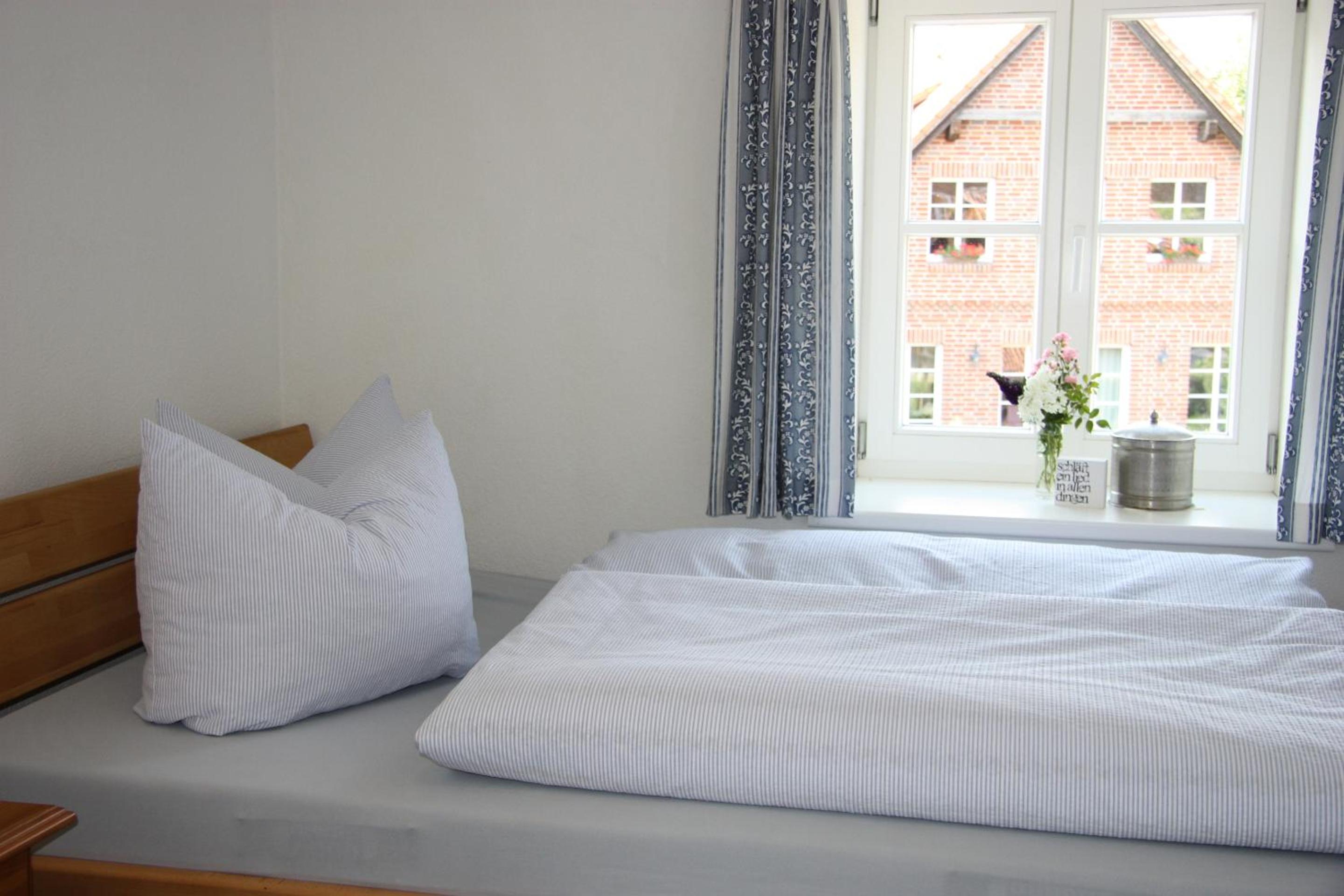 Single Room with Private Bathroom photo 1