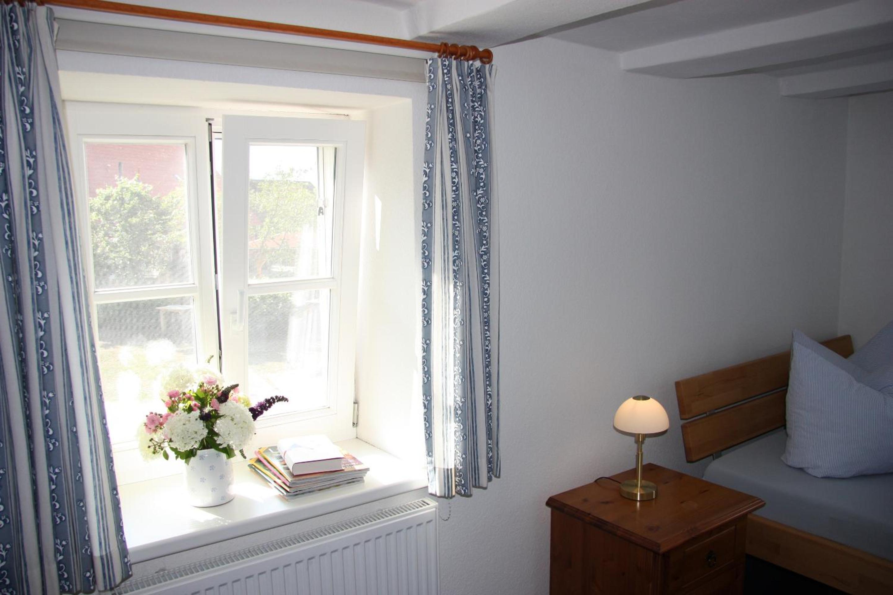 Single Room with Private Bathroom photo 3