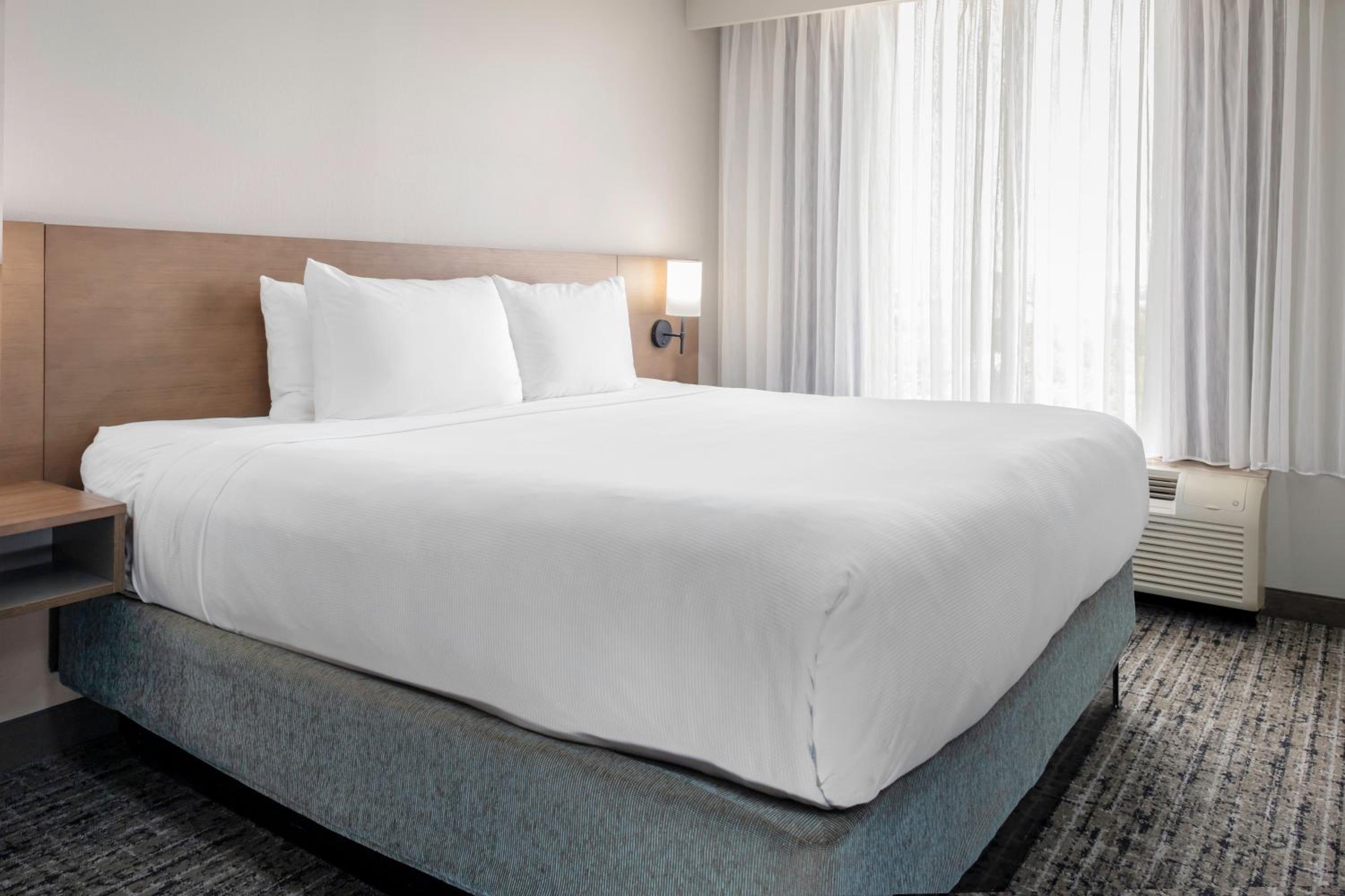 King Room with Sofa Bed - High Floor - Photo 4