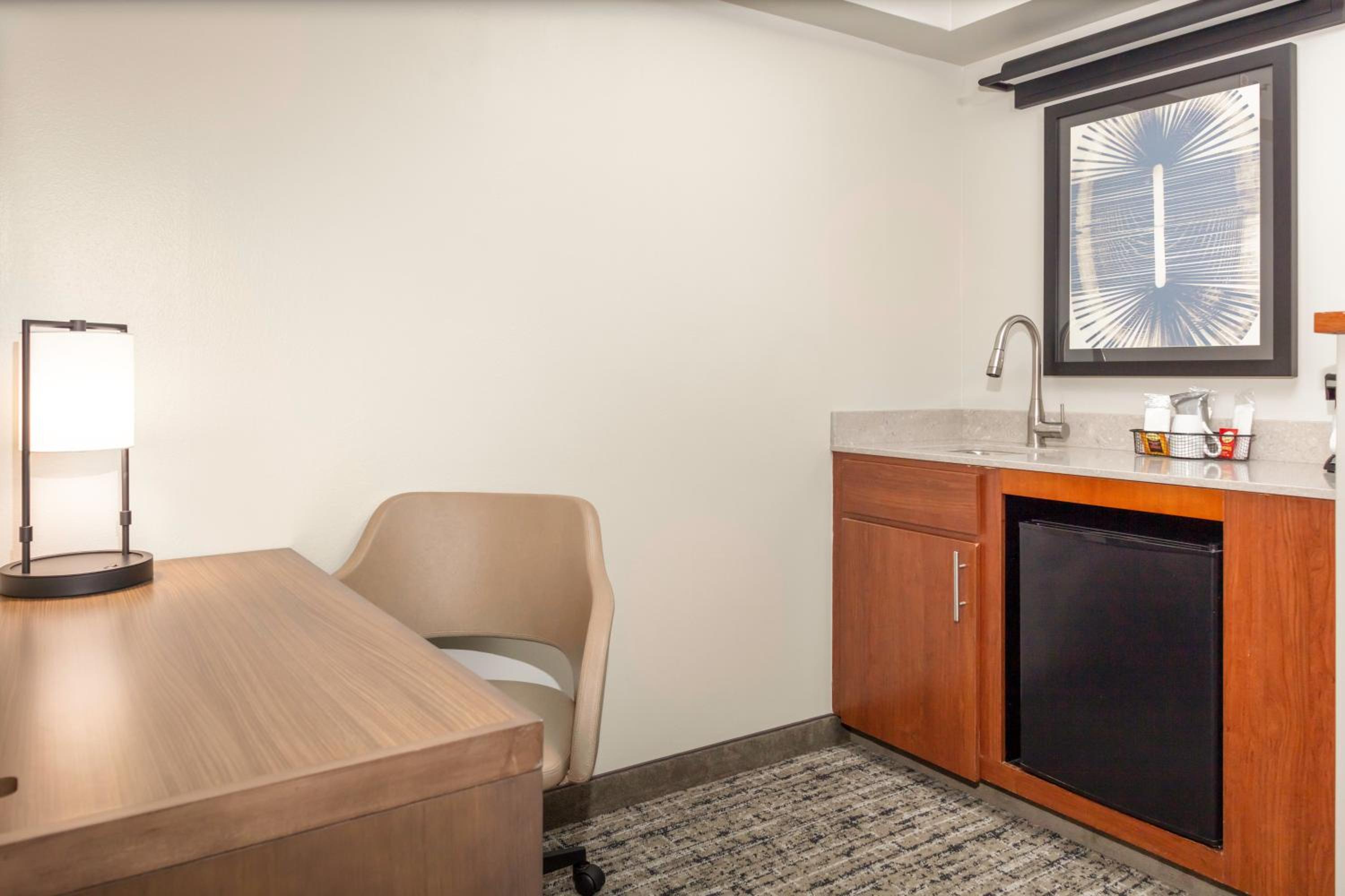 Double Room with Two Double Beds and Sofa Bed - Photo 6