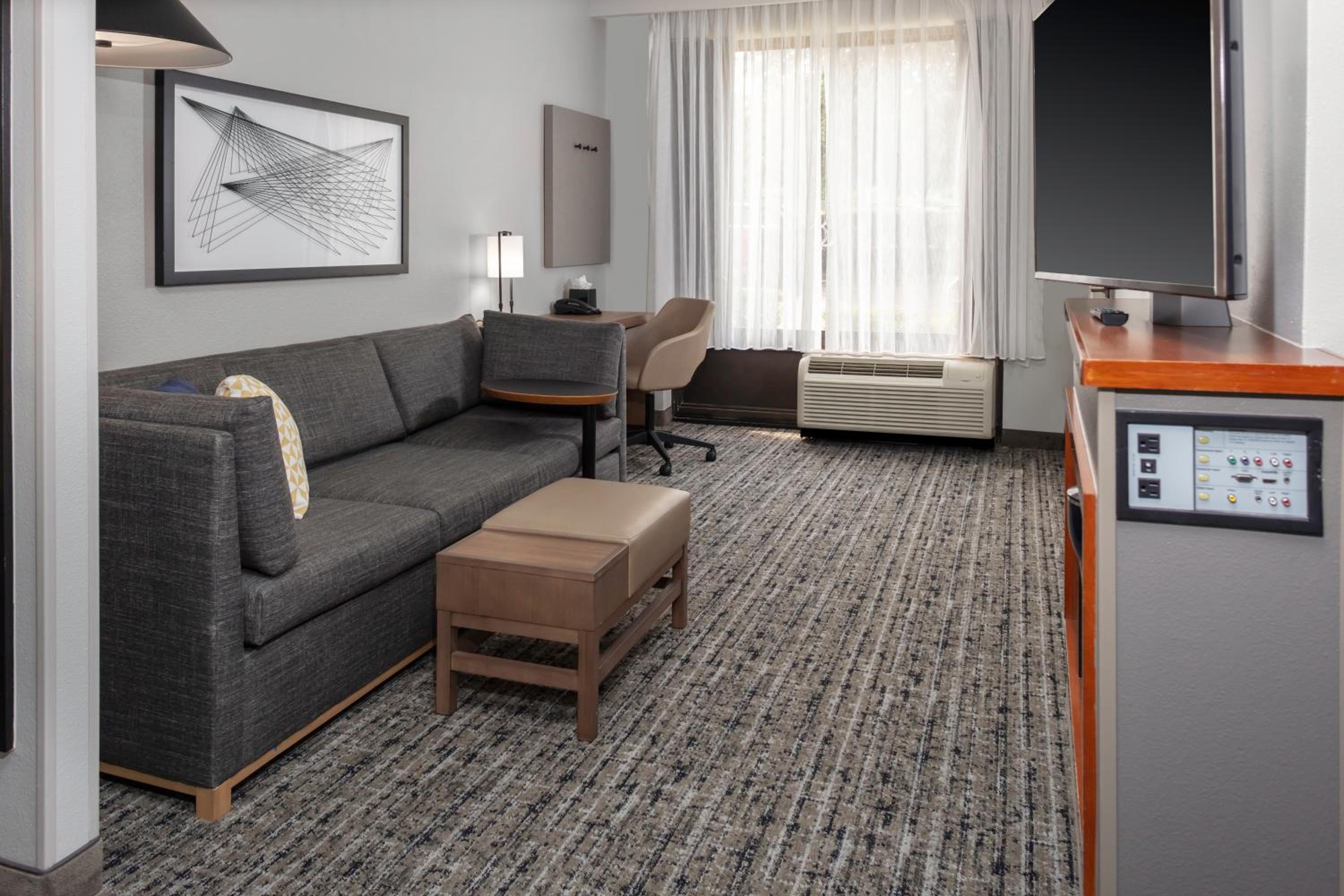 King Room with Sofa Bed and Roll-In Shower - Disability Access - Photo 4