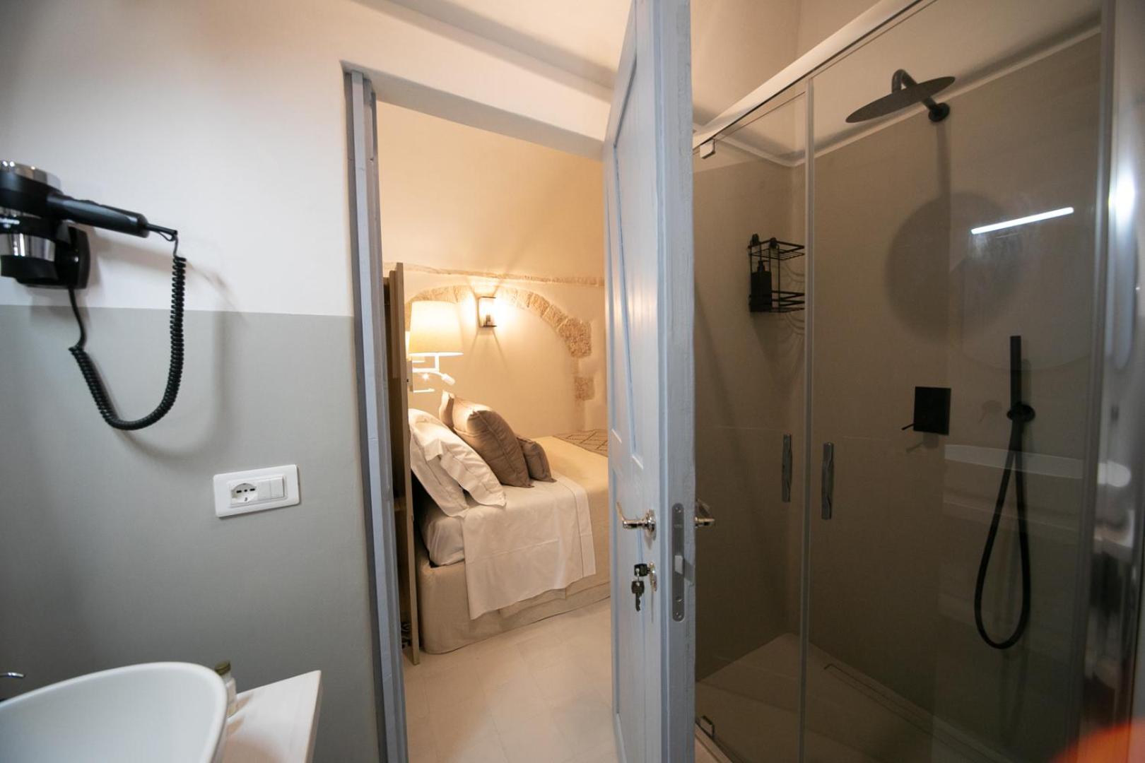 Double Room with Balcony photo 2