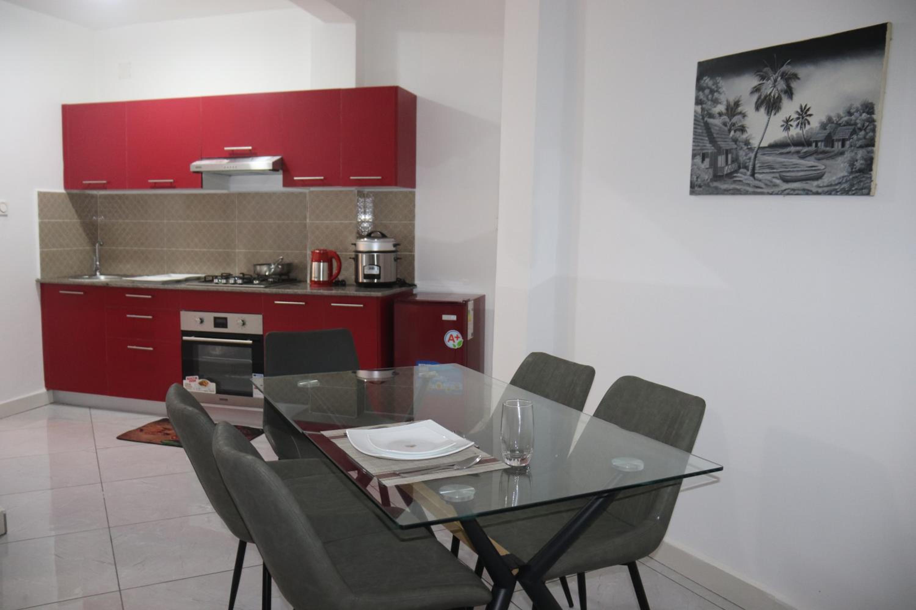 Apartment - Photo 2