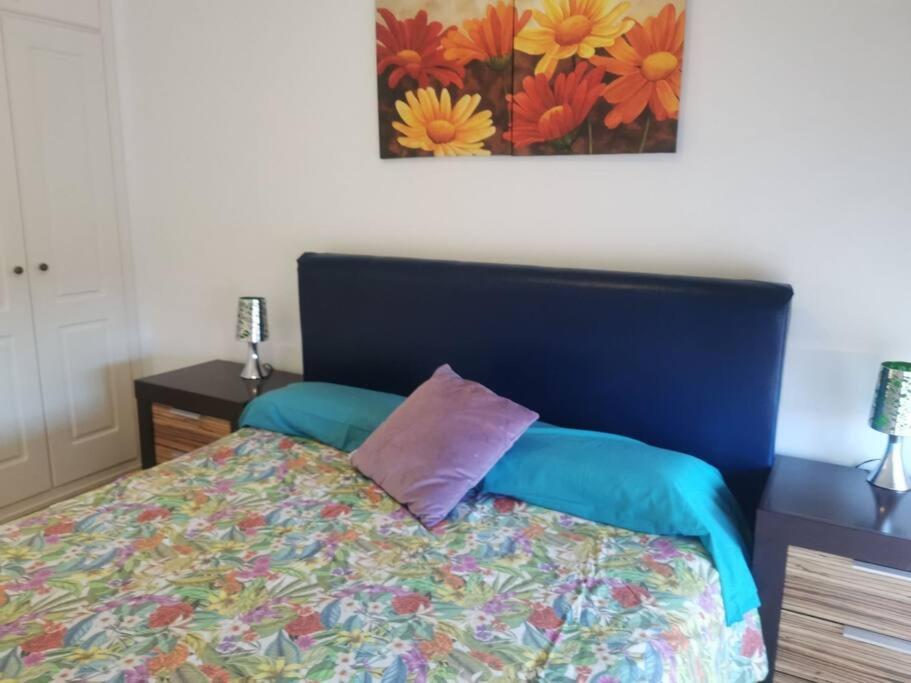 Apartamento de dos habitaciones con terraza y vista al mar