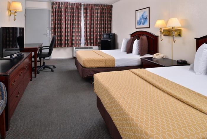 Double Room with Two Double Beds photo 2