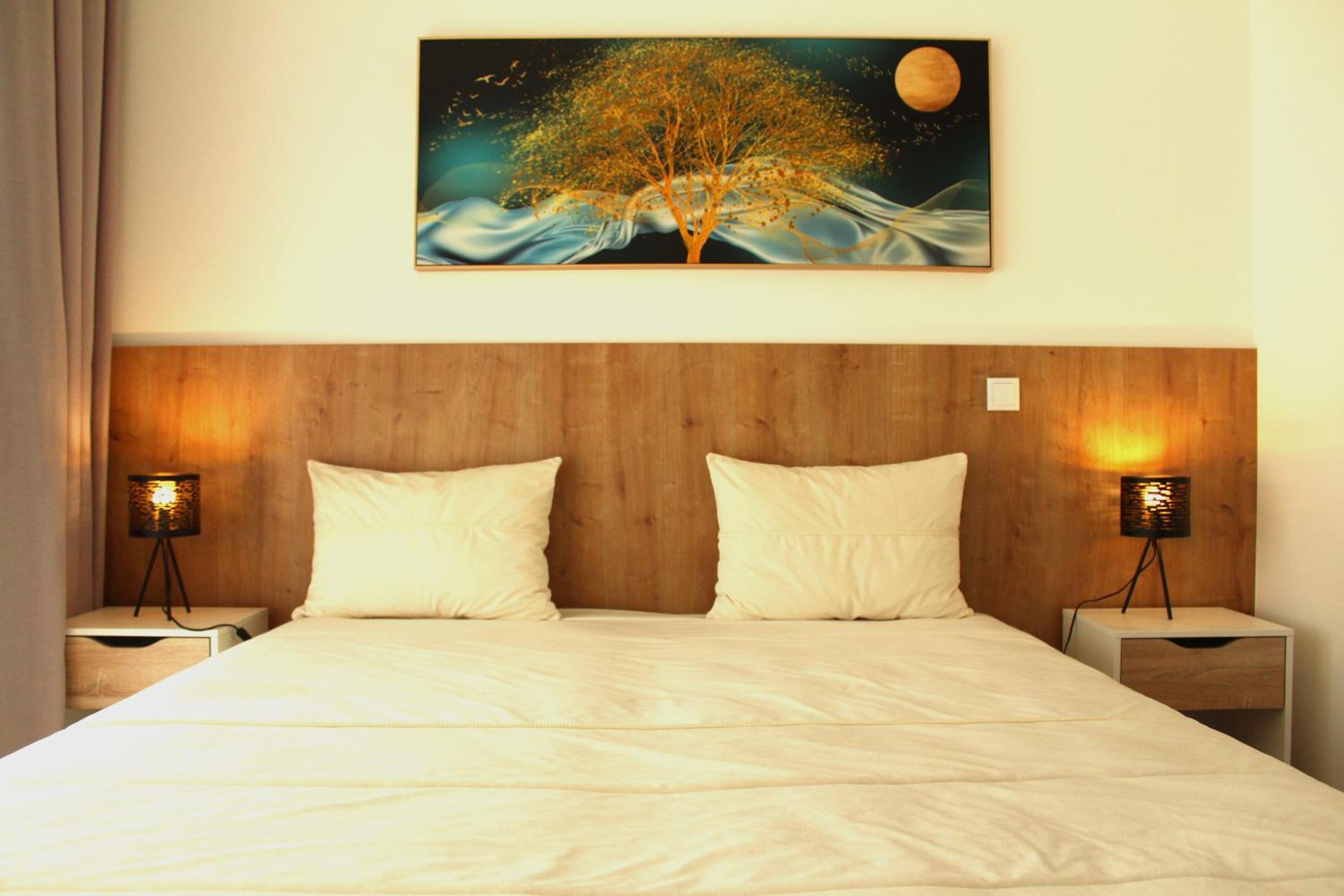 Deluxe Double or Twin Room with Balcony - Photo 3