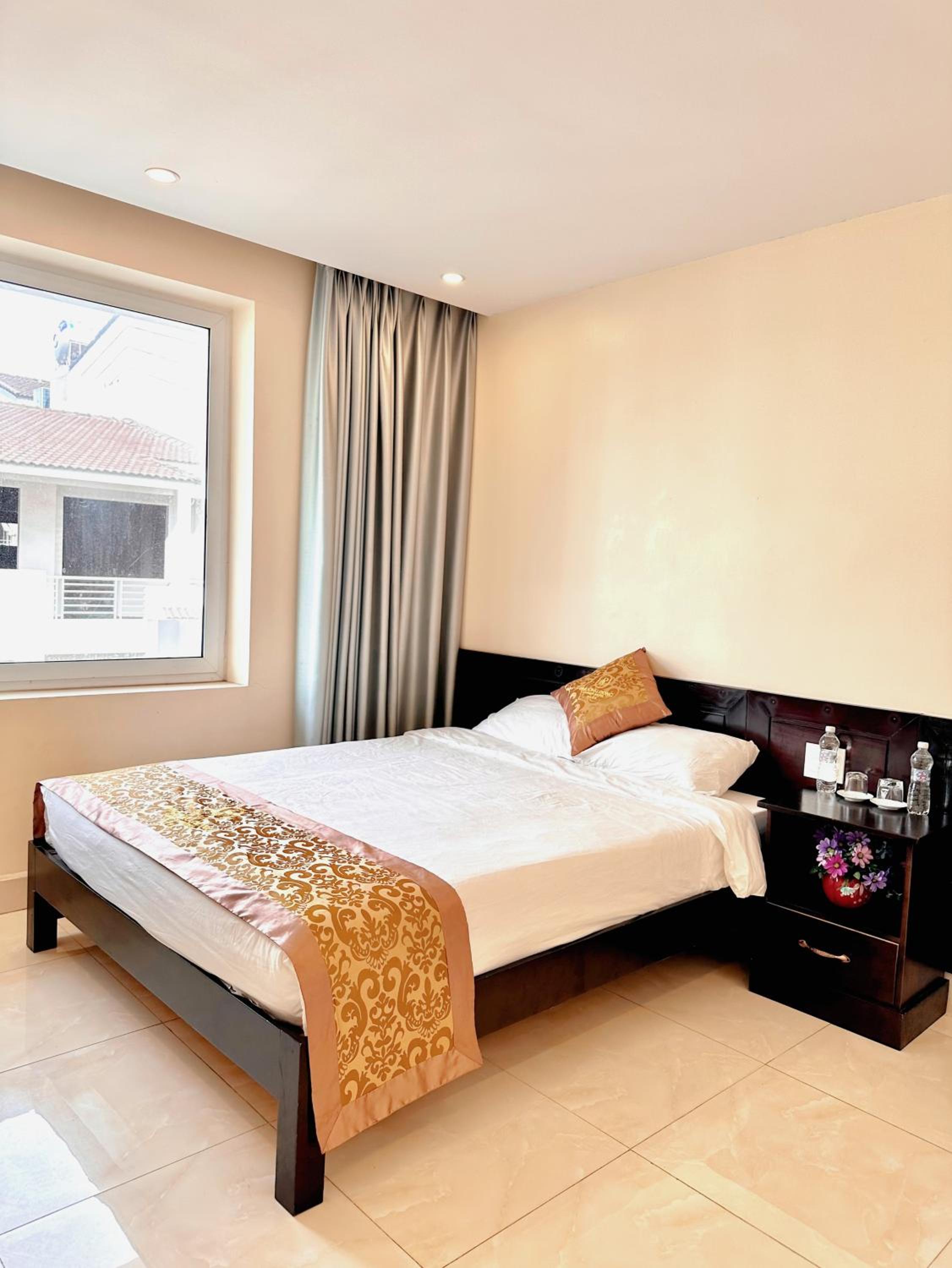 Large Double or Twin Room