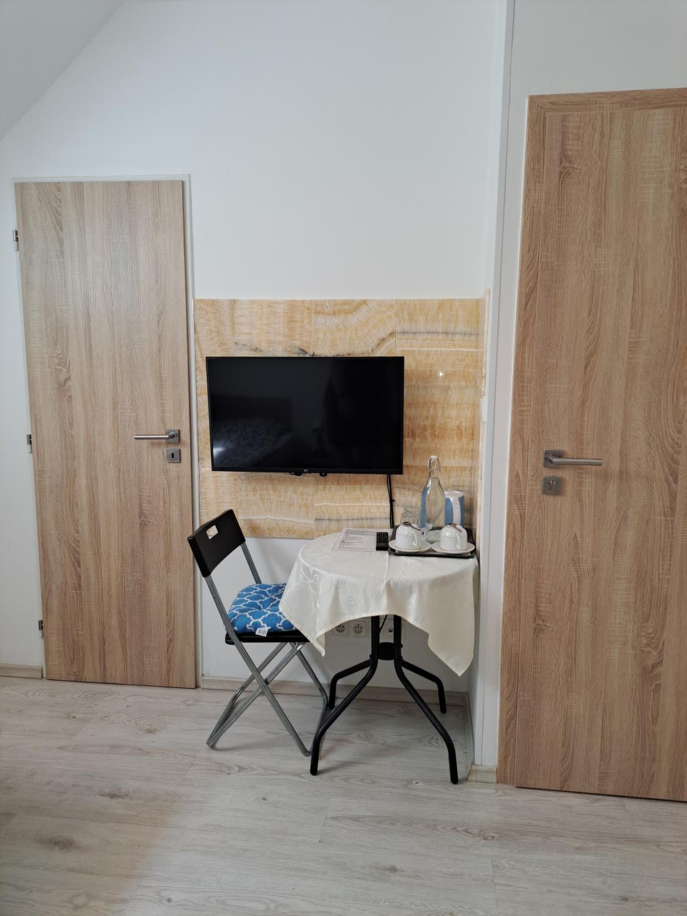Small Twin Room photo 3