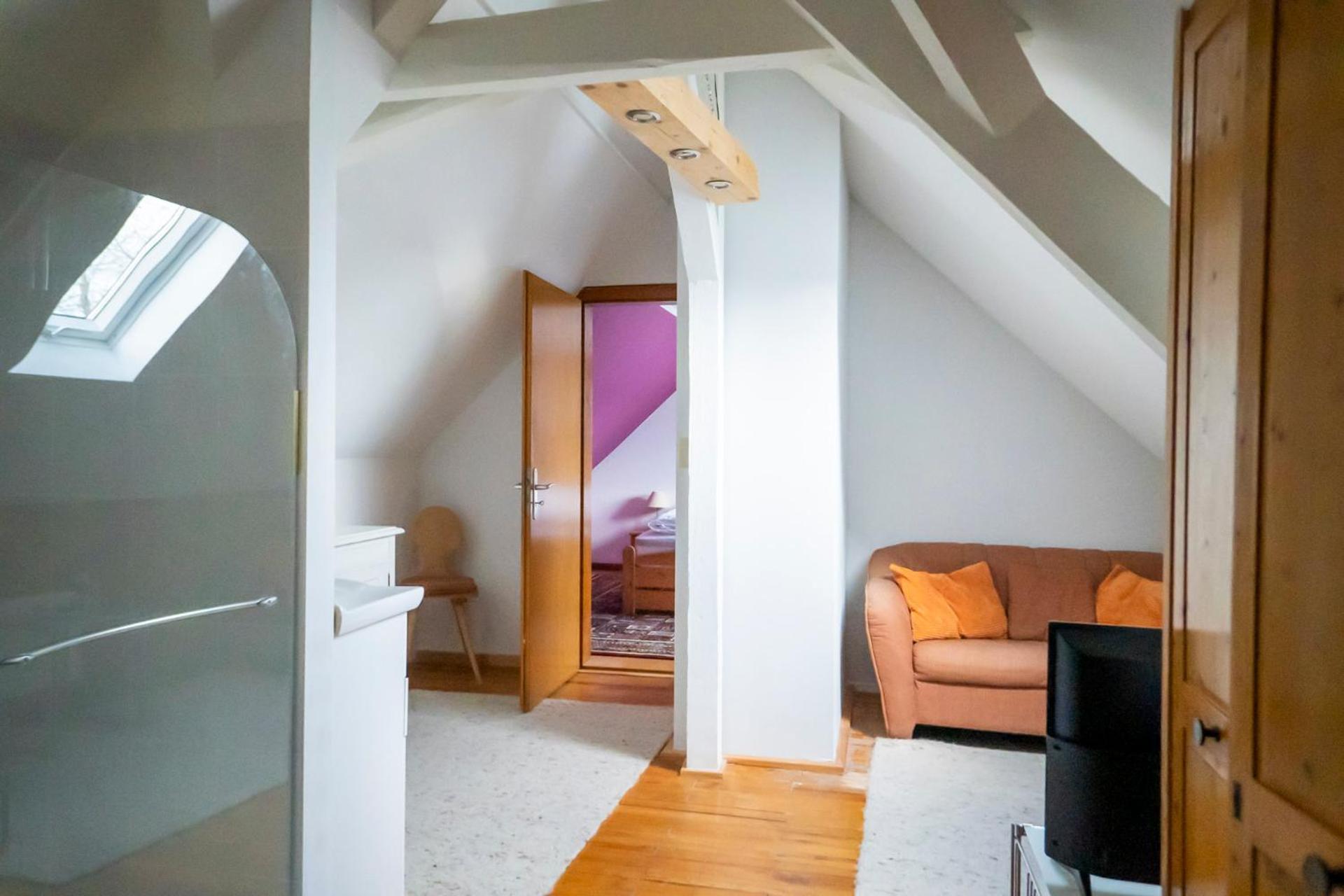 Standard Double Room - Photo 2