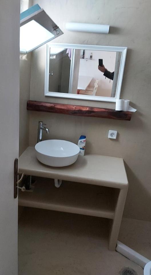 One-Bedroom Apartment - Photo 1