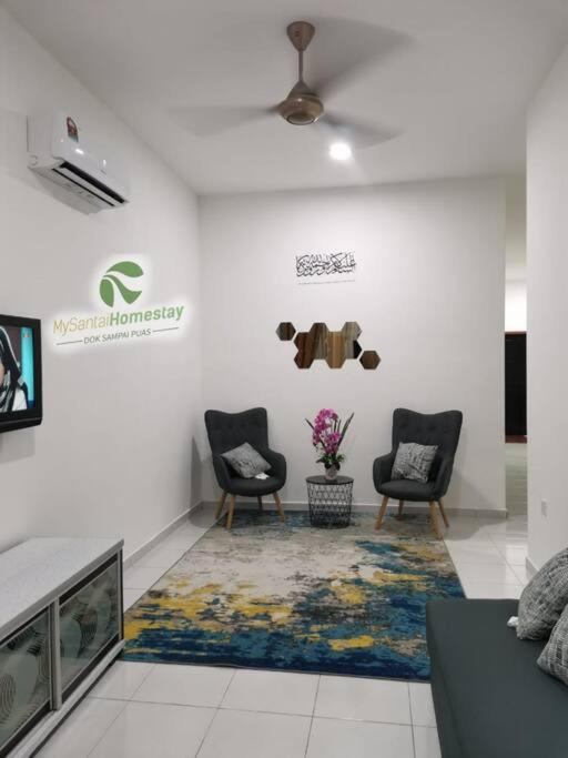 Three-Bedroom House photo 1