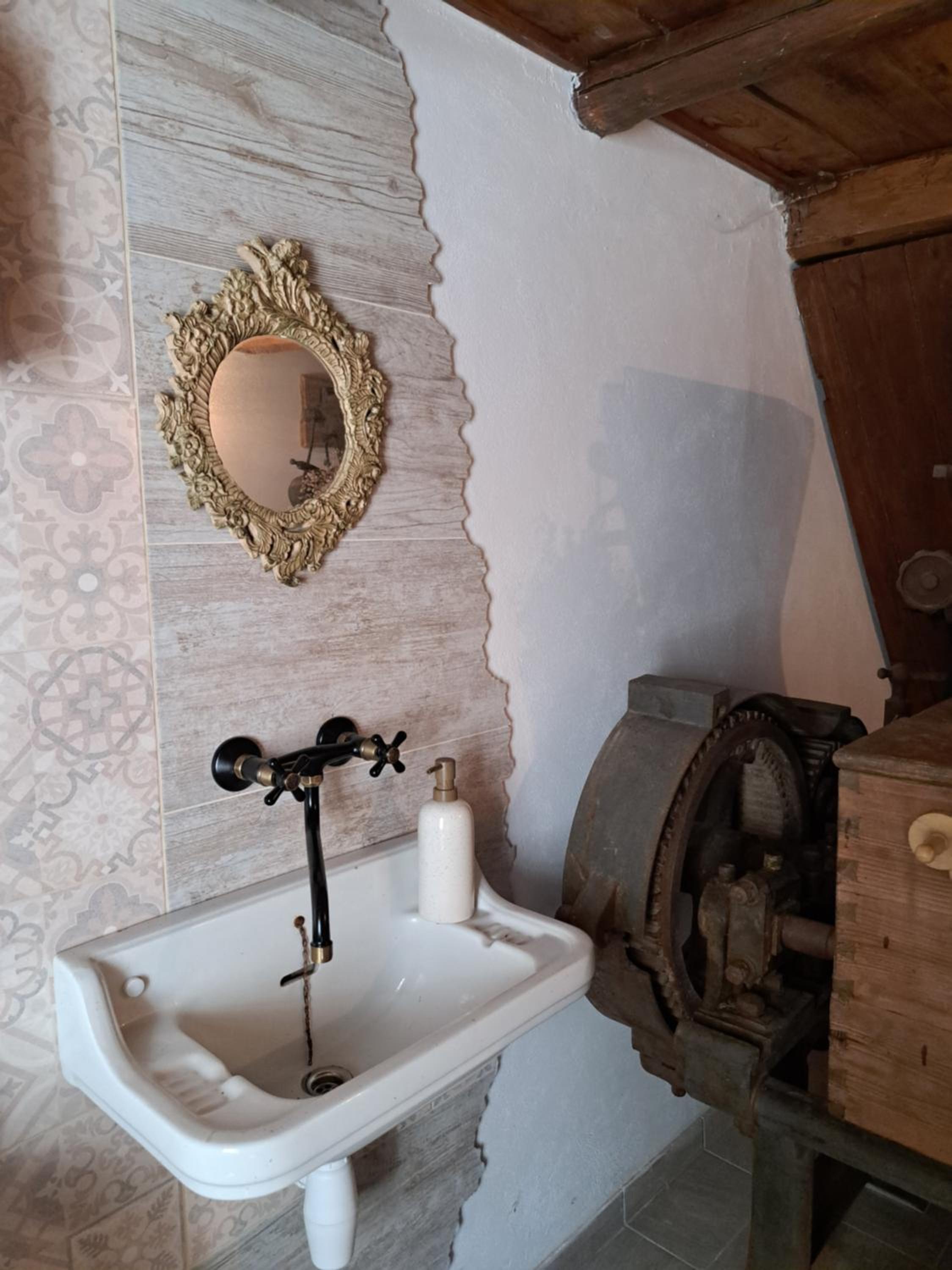 Double Room with Private Bathroom photo 3