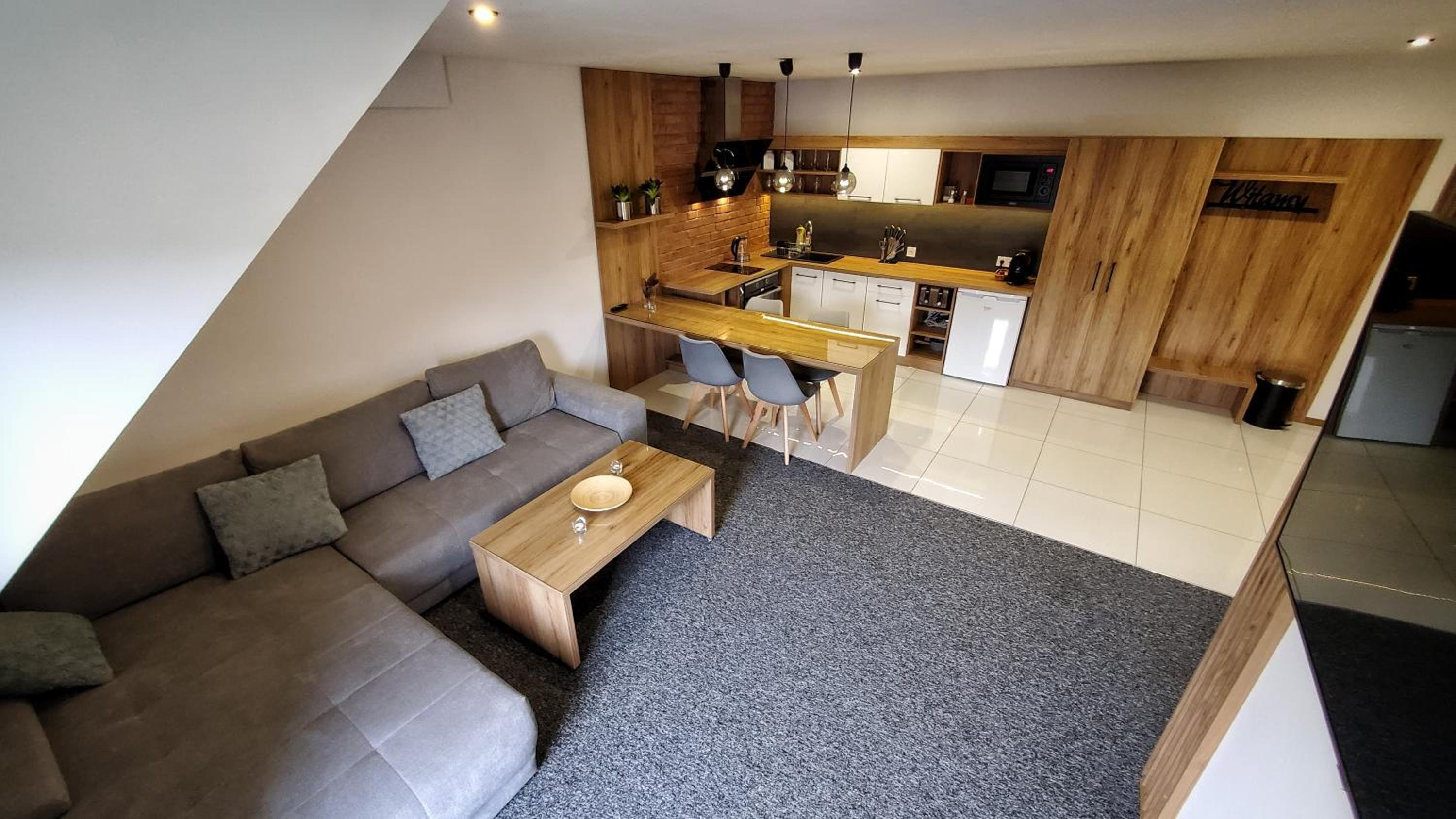 Apartment with Mountain View photo 3