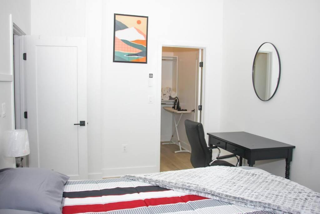One-Bedroom Apartment photo 2