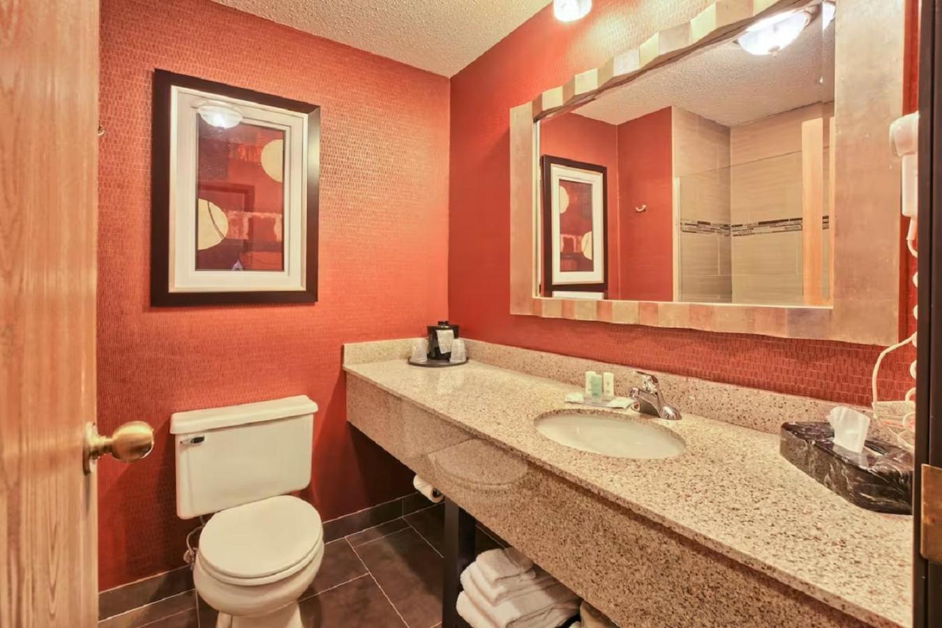 King Room with Jacuzzi - Photo 3